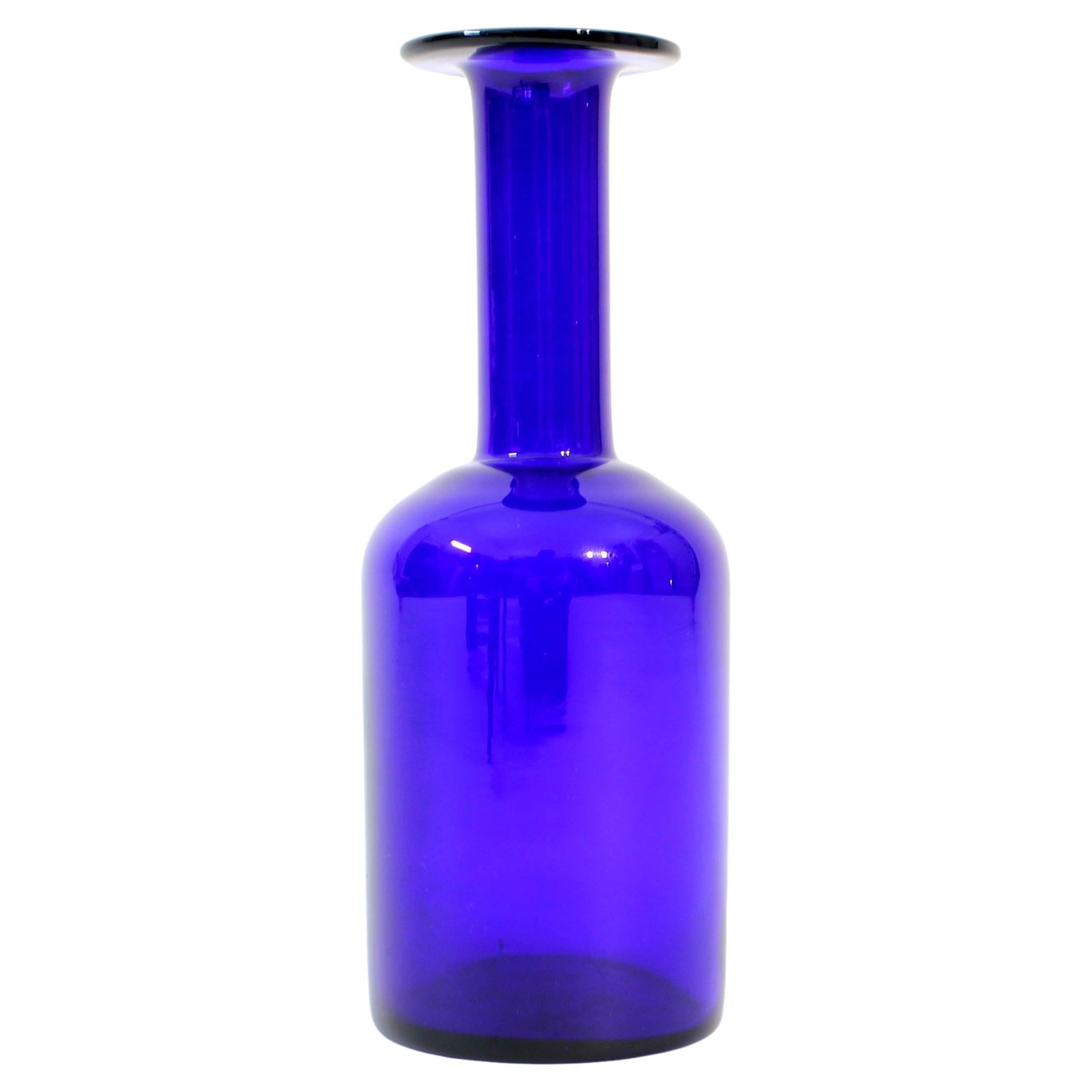 Otto Brauer, blue glass vase for Holmegaard, 1960s For Sale