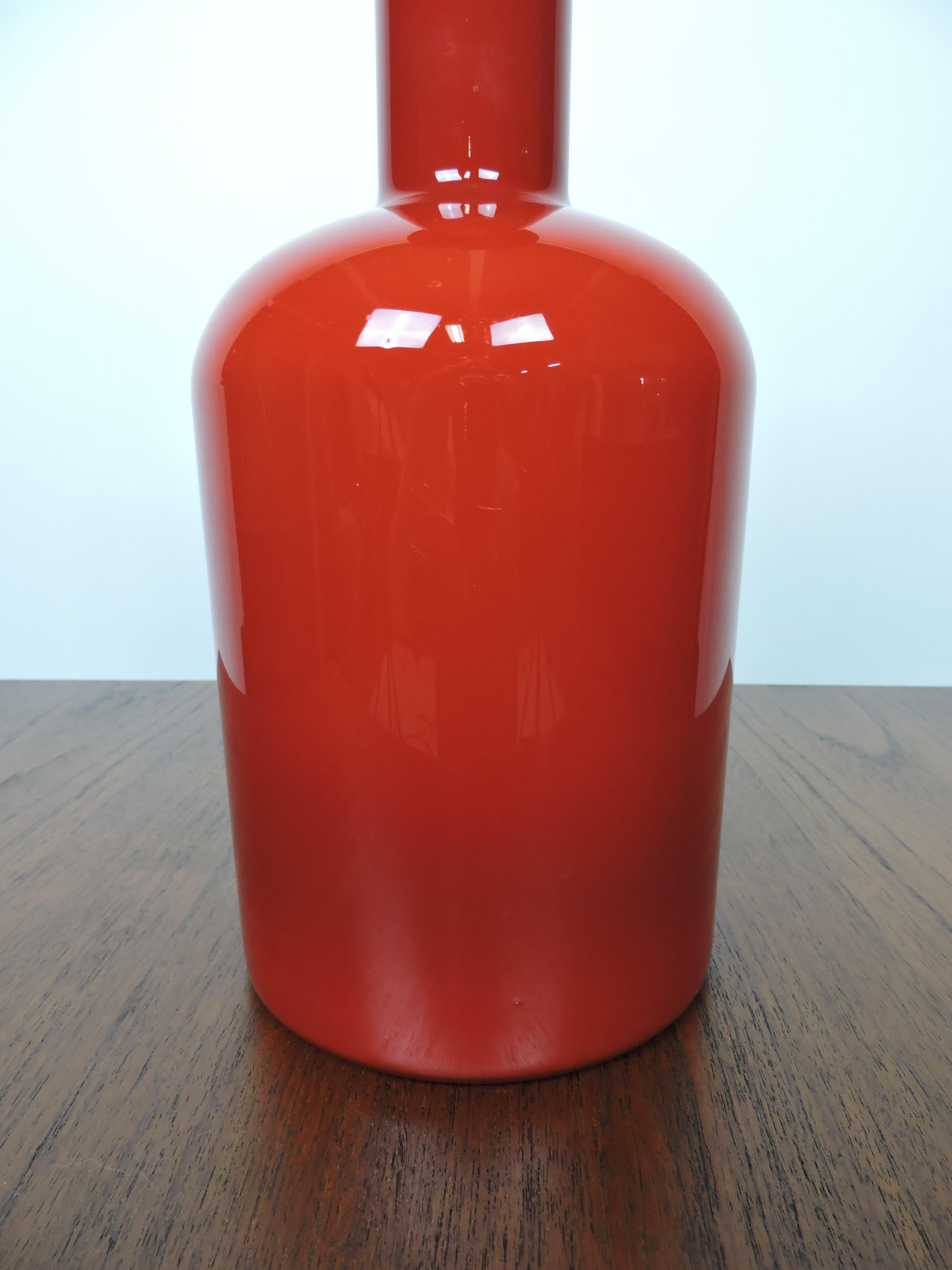Dänisches modernes rot-weißes Gulvvase-Glasgehäuse von Otto Brauer für Holmegaard (Skandinavische Moderne) im Angebot