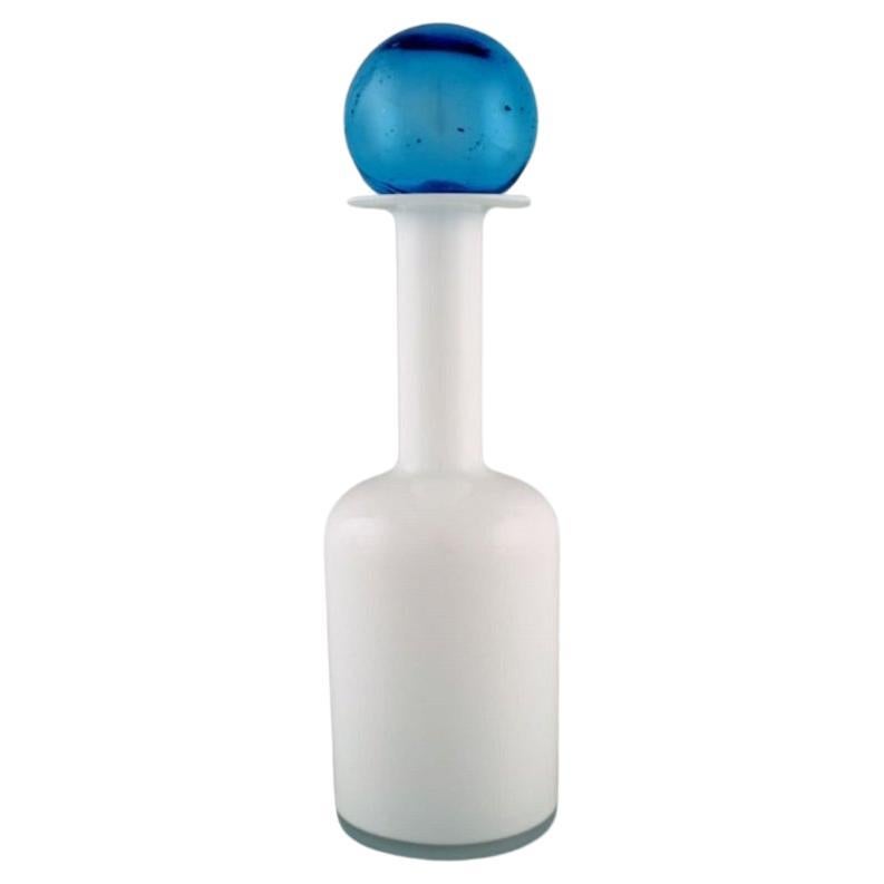 Otto Brauer for Holmegaard. Bottle in white art glass with light blue ball For Sale