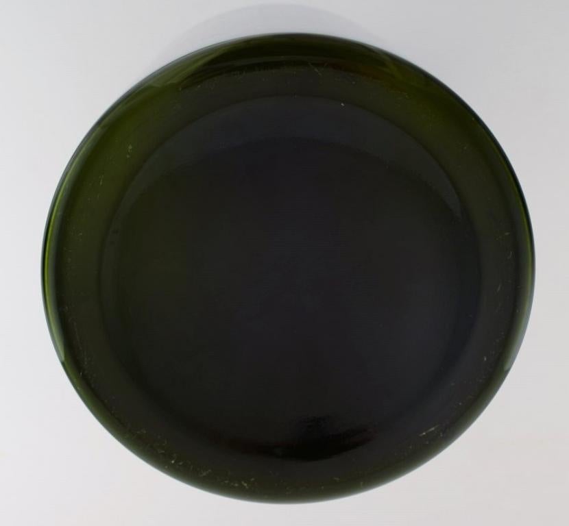 Otto Brauer für Holmegaard.  Colossal-Flasche aus grünem Kunstglas mit grüner Kugel (Mitte des 20. Jahrhunderts) im Angebot