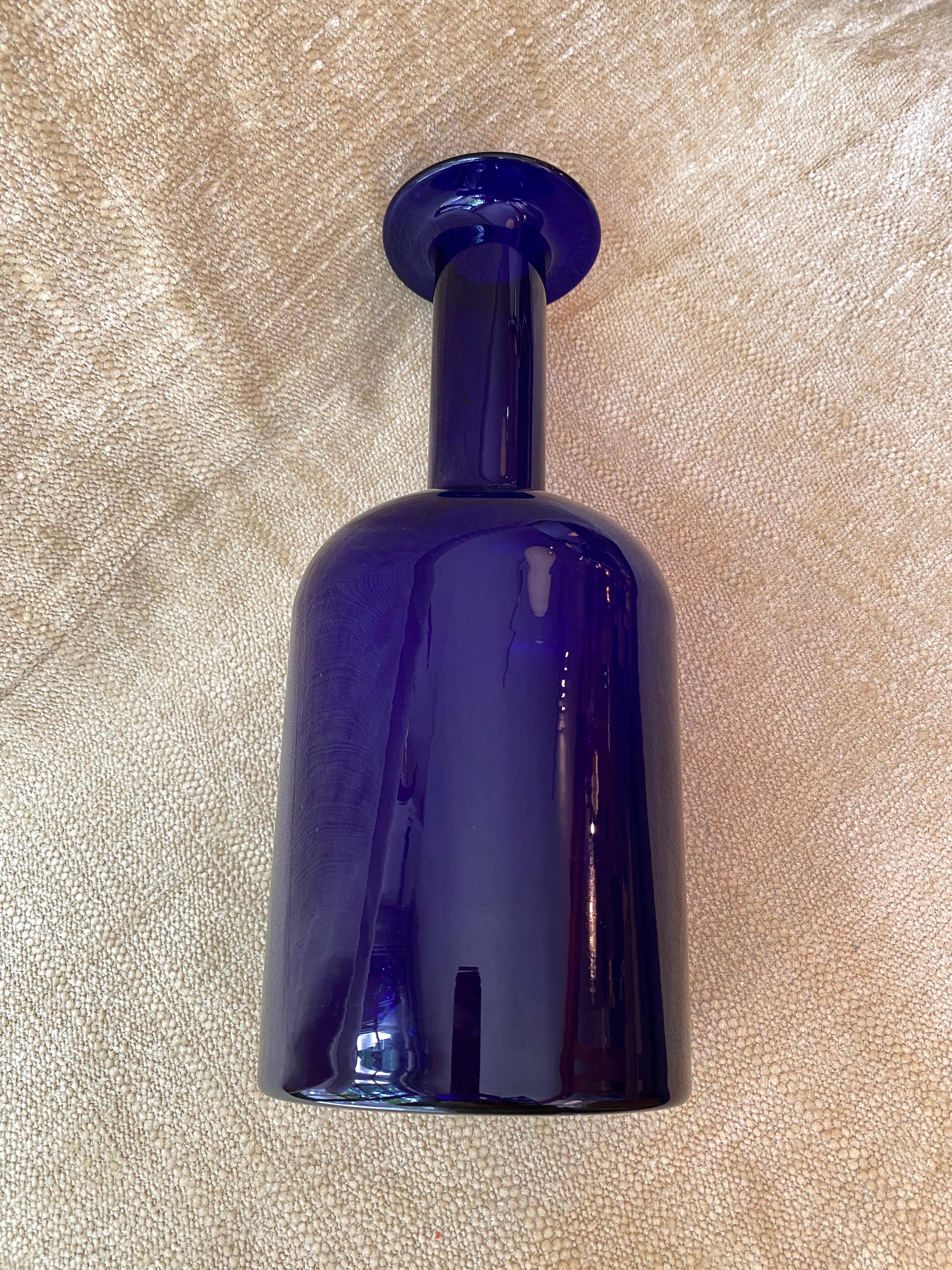 Otto Brauer for Holmegaard Tall Cobalt Glass Vase In Good Condition For Sale In Philadelphia, PA