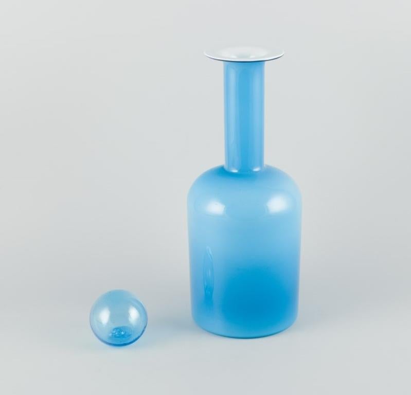 Scandinavian Modern Otto Brauer for Holmegaard. Vase/bottle in turquoise mouth-blown art glass. For Sale