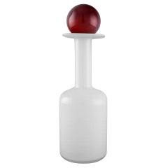 Otto Brauer for Holmegaard, Vase / Bottle in White Art Glass with Red Ball