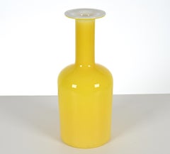 Otto Brauer per Holmegaard Vaso in vetro incamiciato giallo, misura grande