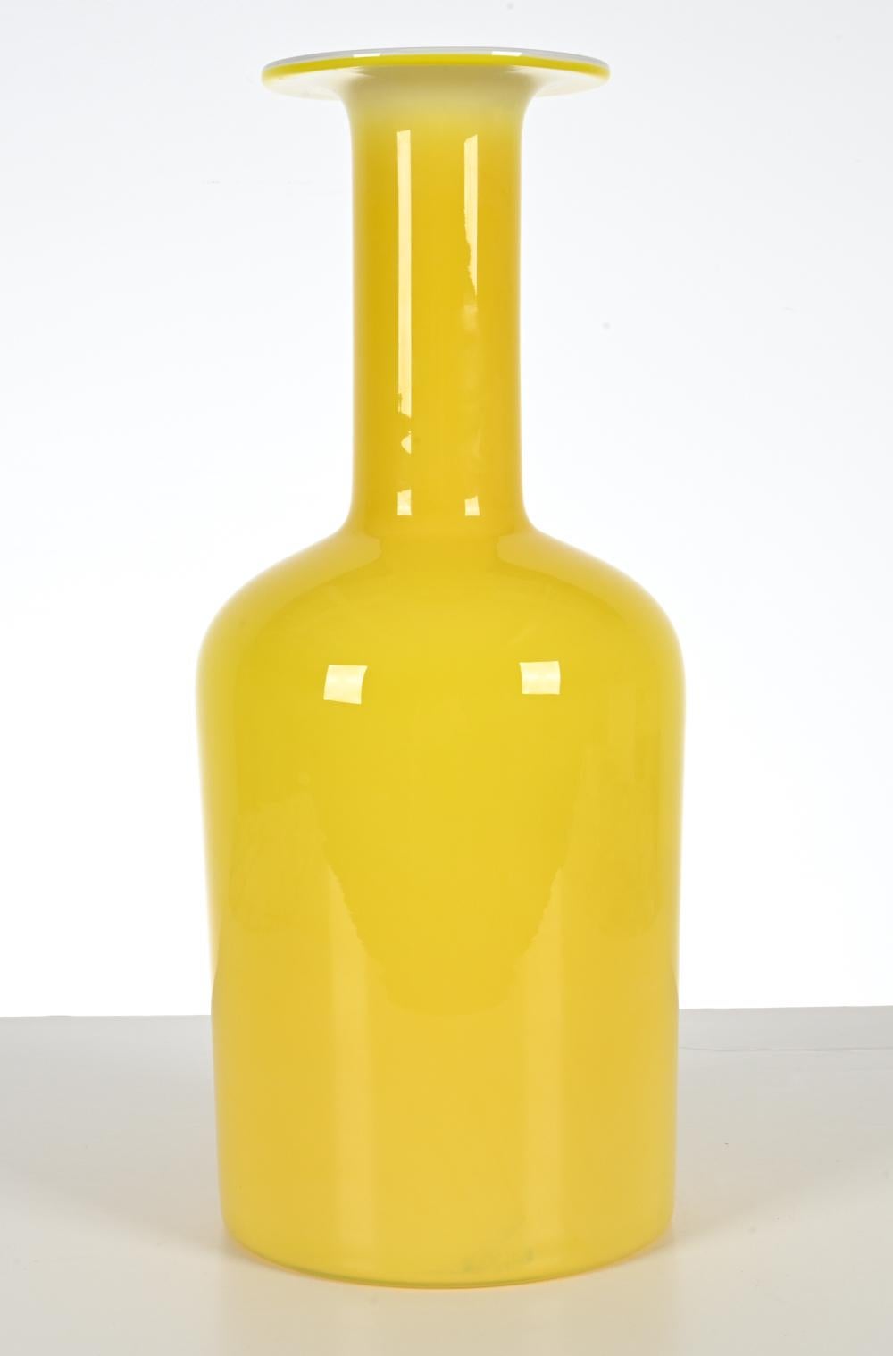Mid-Century Modern Vase en verre jaune Otto Brauer pour Holmegaard, grande taille en vente