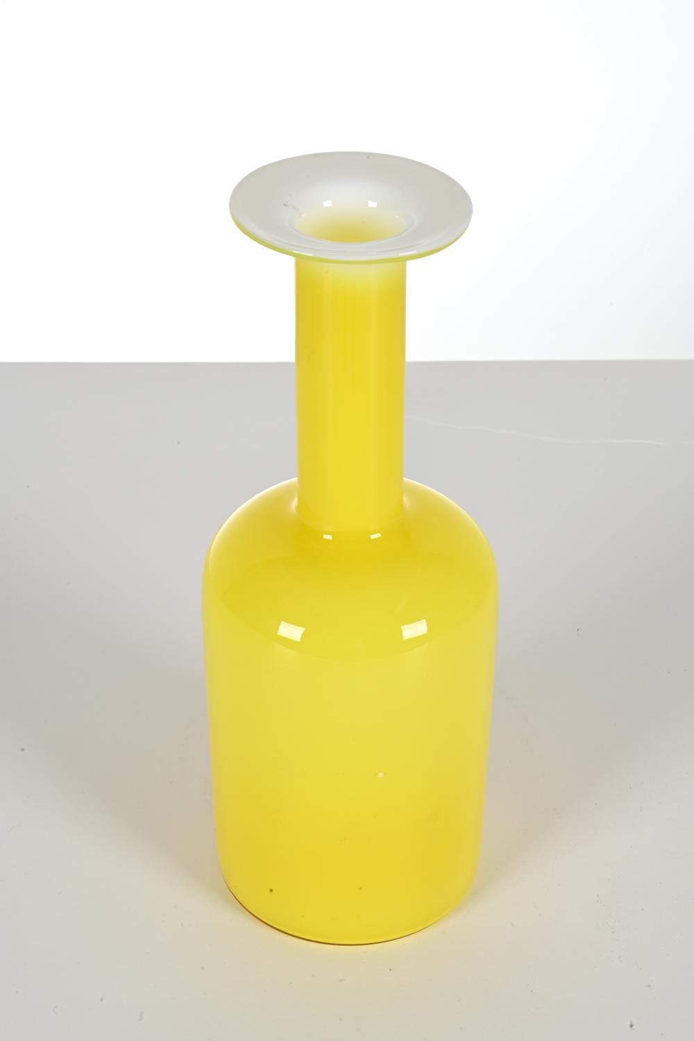 Otto Brauer for Holmegaard Yellow Cased Glass Vase, Medium Size In Good Condition For Sale In Norwalk, CT