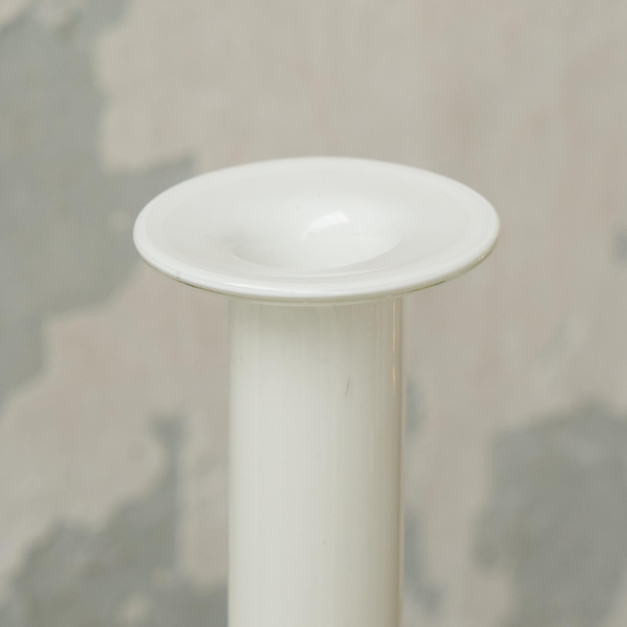 Europeo Otto Brauer Vaso in vetro artistico opalino bianco per Holmegaard 1960s in vendita