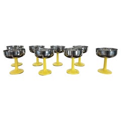 Otto coppe gelato vintage in plastica e metallo