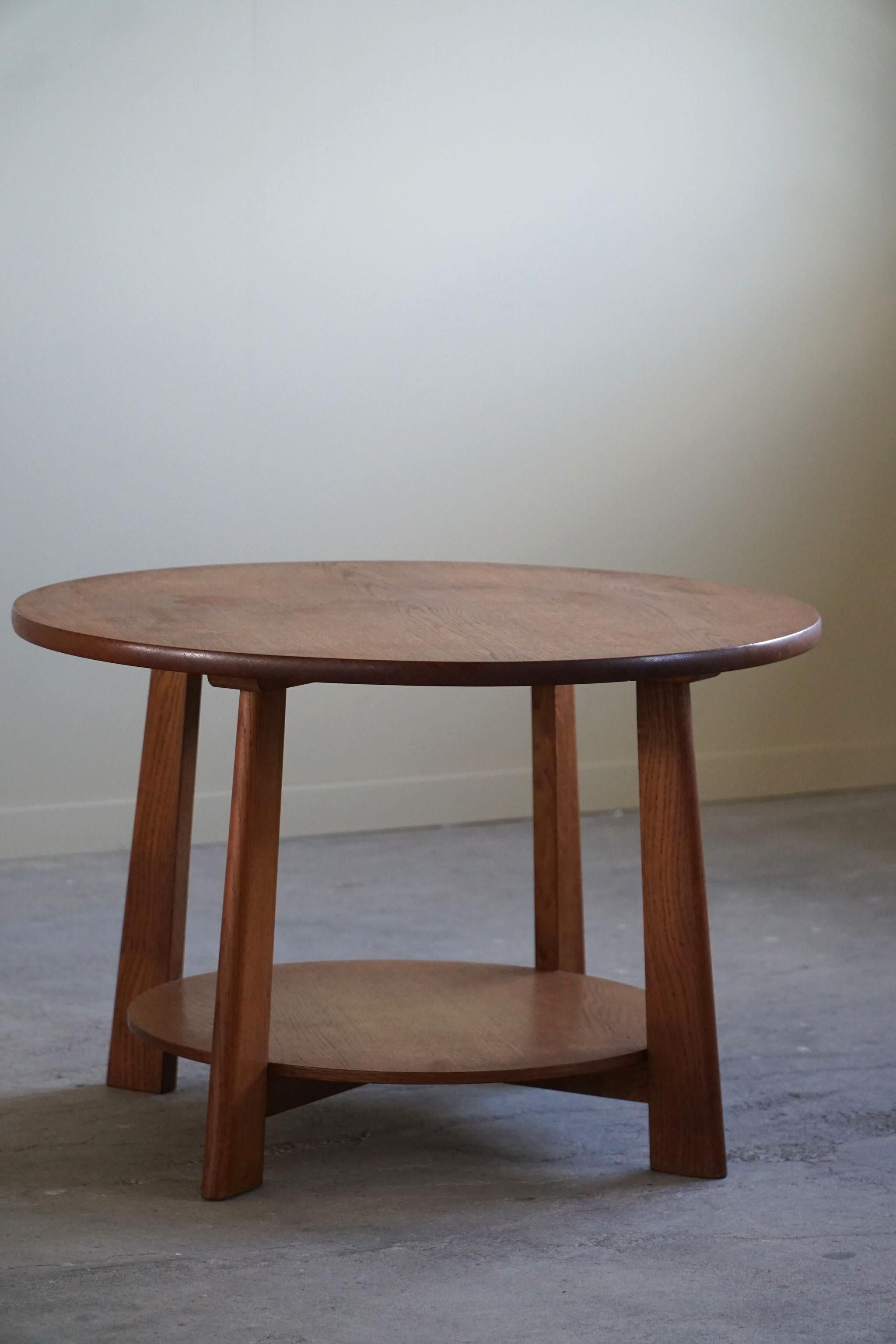 Otto Færge, Classic Round Side Table in Oak, Danish Modern, Made in 1940s 5
