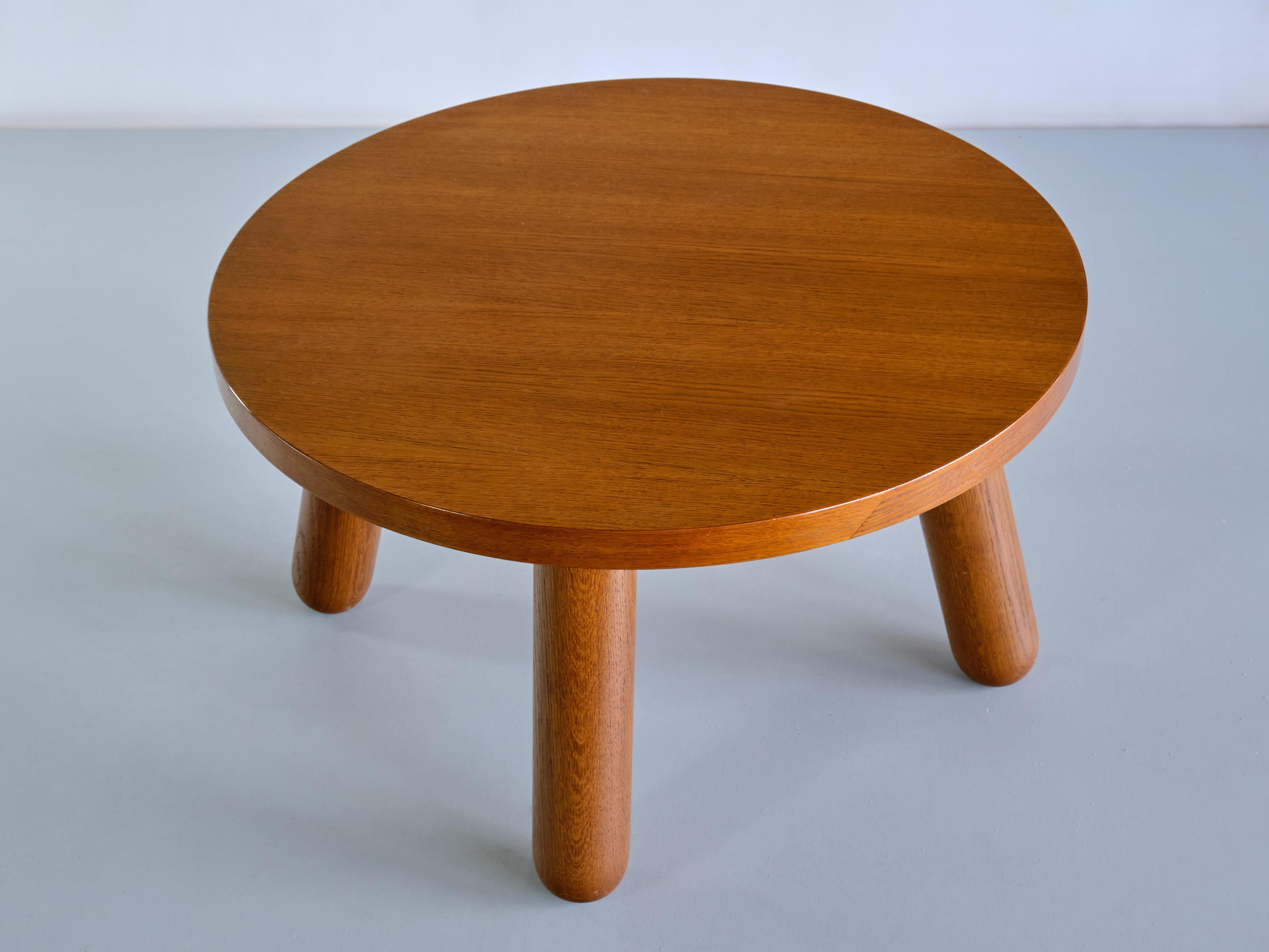 Scandinave moderne Table basse ronde en chêne Otto Frge, Danemark, années 1940 en vente