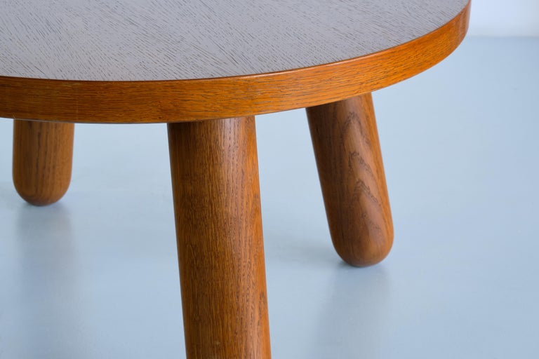 Danish Otto Færge Round Coffee Table in Oak, Denmark, 1940s For Sale