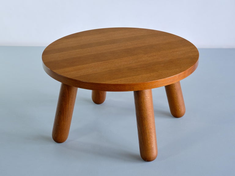 Otto Færge Round Coffee Table in Oak, Denmark, 1940s In Good Condition For Sale In The Hague, NL
