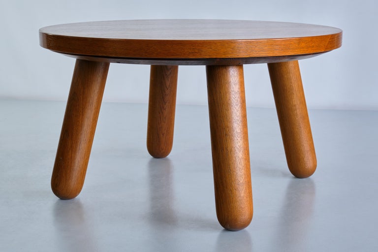 Otto Færge Round Coffee Table in Oak, Denmark, 1940s For Sale 1
