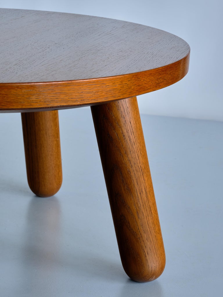 Otto Færge Round Coffee Table in Oak, Denmark, 1940s For Sale 2