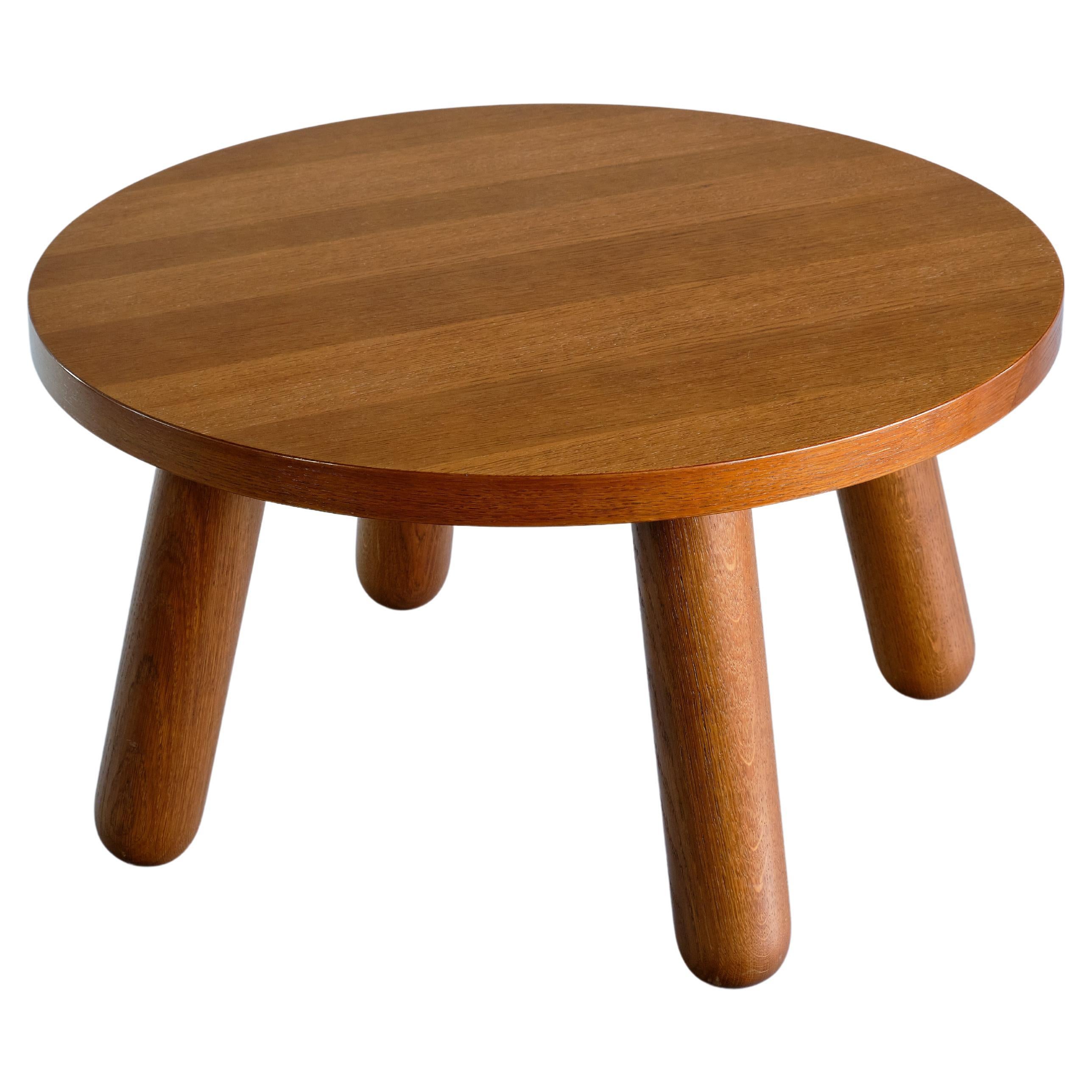 Otto Færge Round Coffee Table in Oak, Denmark, 1940s