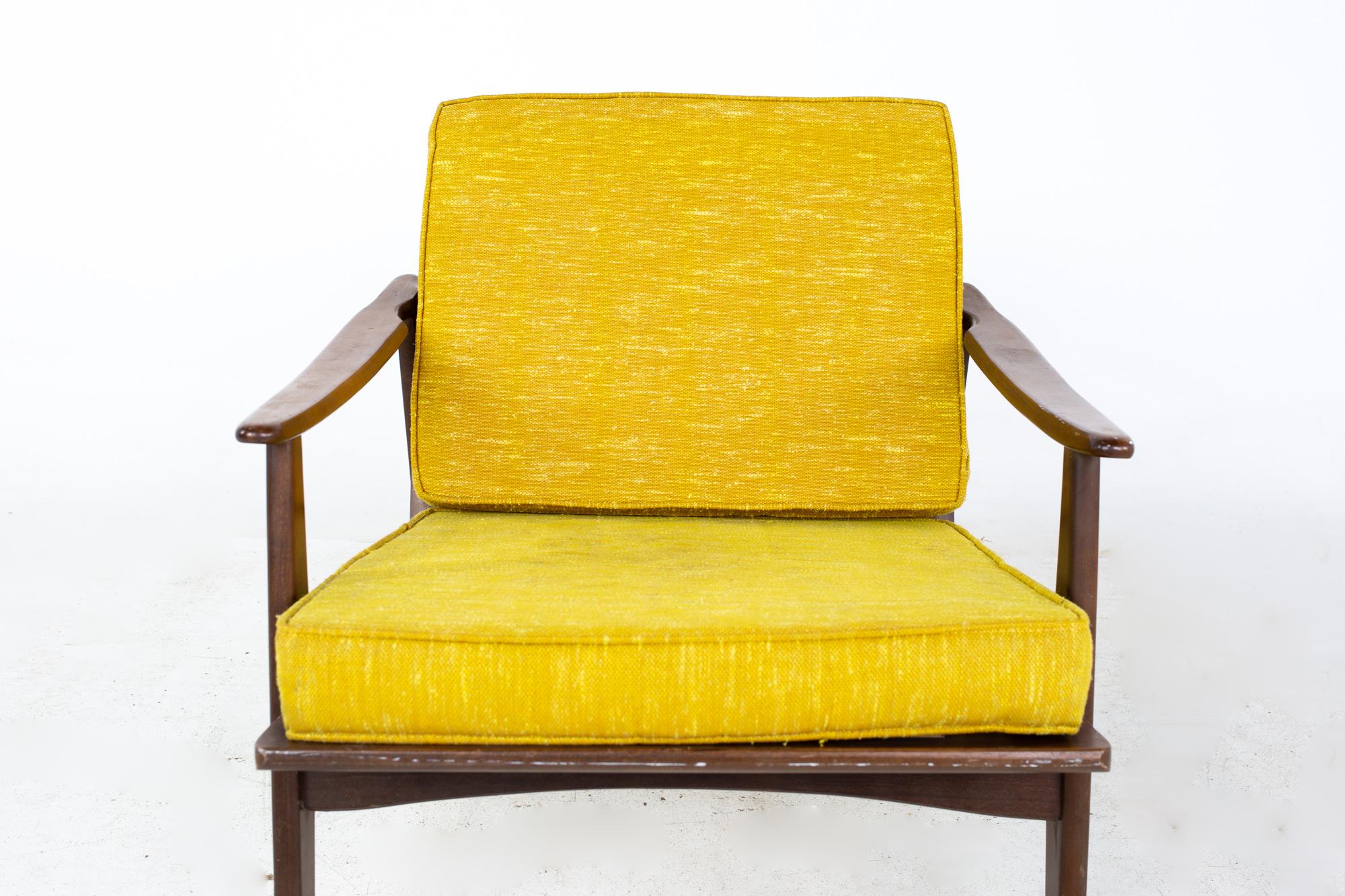 Otto Gerdau Mid Century Italian Walnut Lounge Chairs, a Pair 3