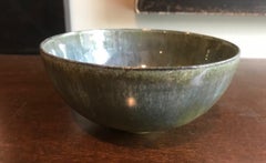 Cuenco esmaltado verde azulado oscuro firmado por Otto & Gertrud Natzler con etiqueta original