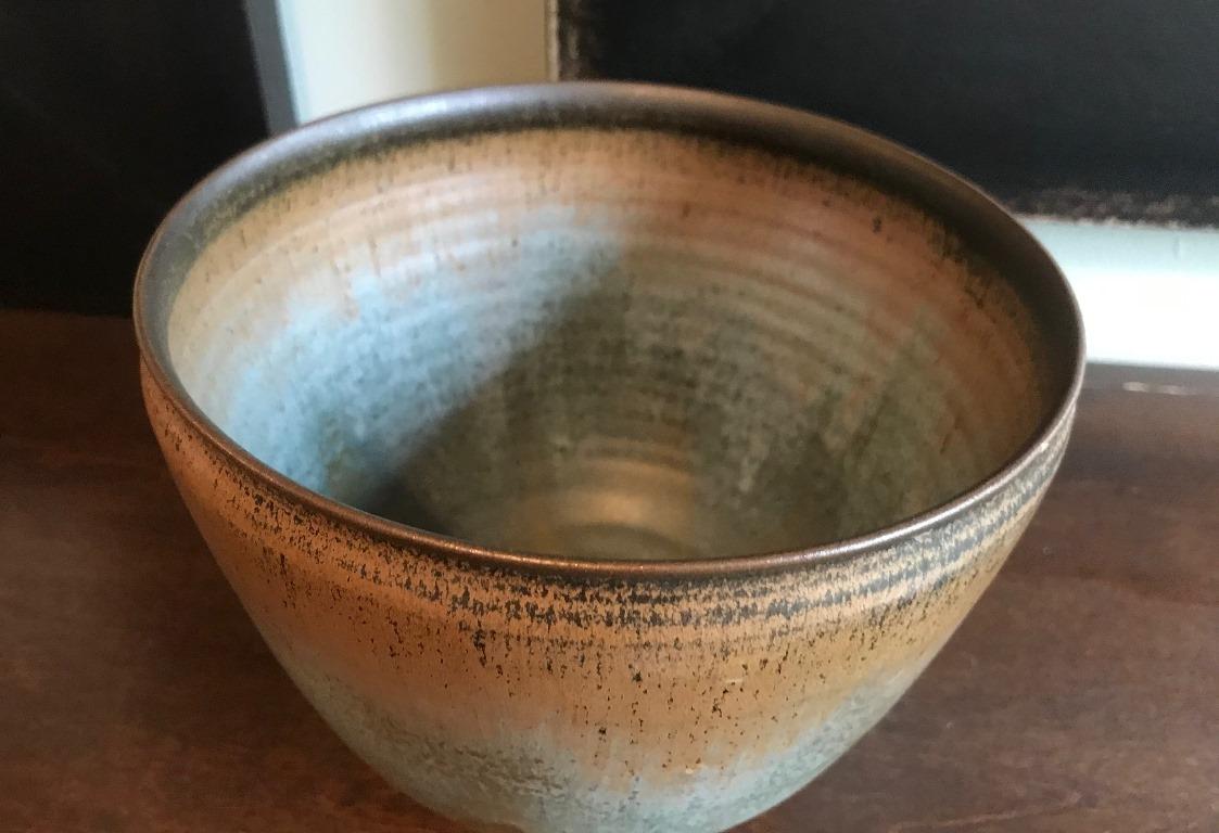 American Otto & Gertrud Natzler Green Brown Glazed Mid-Century Large Footed Bowl Vase For Sale