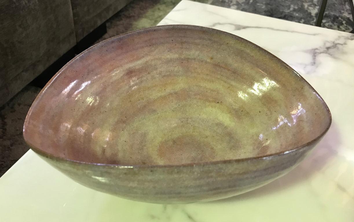 Otto and Gertrud Natzler Rare Lilac Pink Glaze Large Folded Bowl, circa 1940s 2