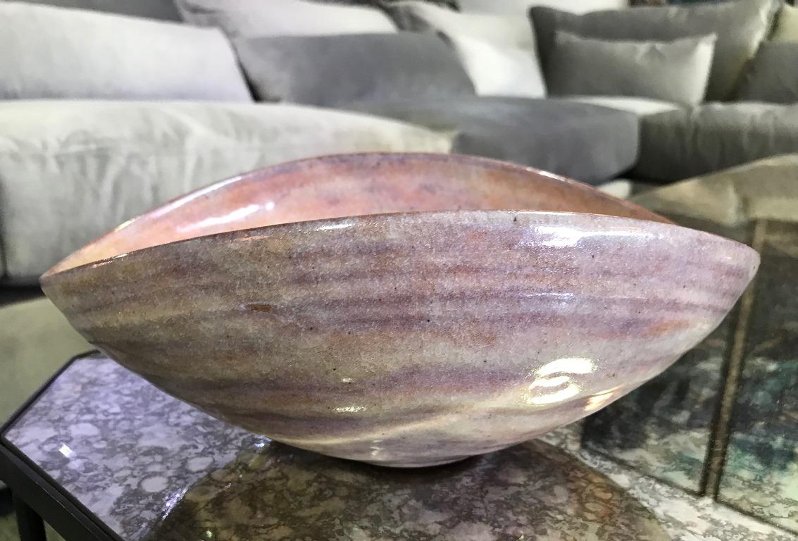 Mid-Century Modern Otto and Gertrud Natzler Rare Lilac Pink Glaze Large Folded Bowl, circa 1940s