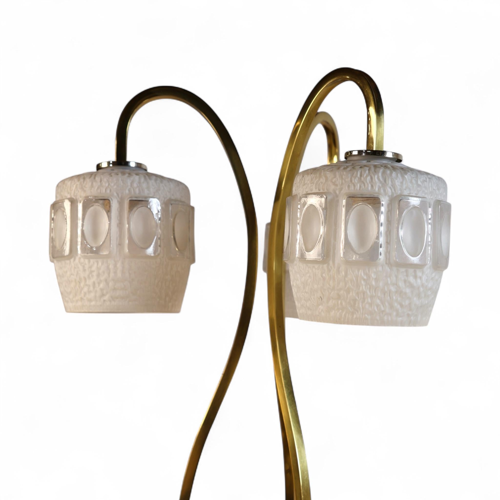 Otto Guggenheim Scupltural Vintage Mid Century Modern Floor Lamp c. 1960s In Good Condition For Sale In Denville, NJ