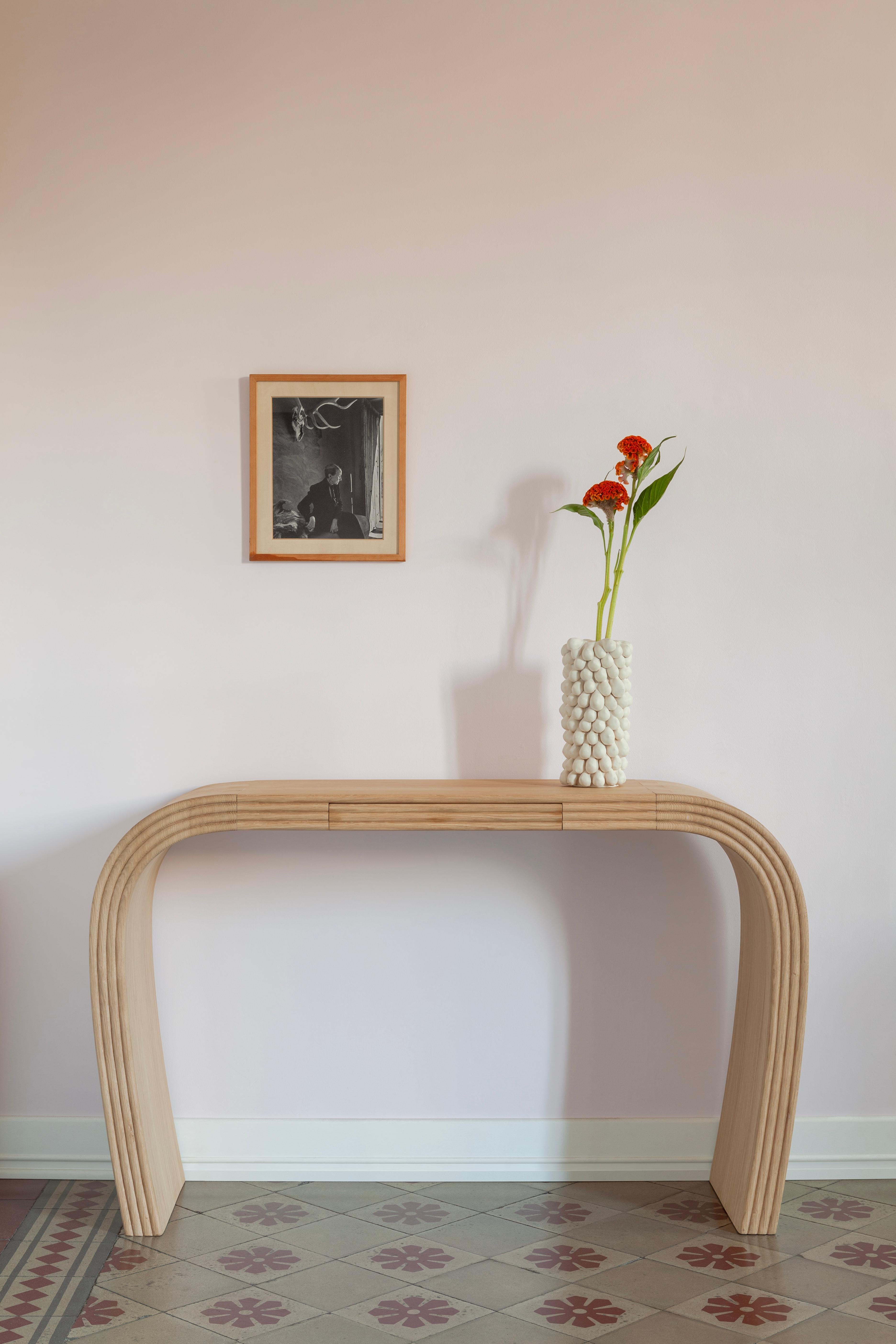 XXIe siècle et contemporain Table console Otto en bois faite main en vente