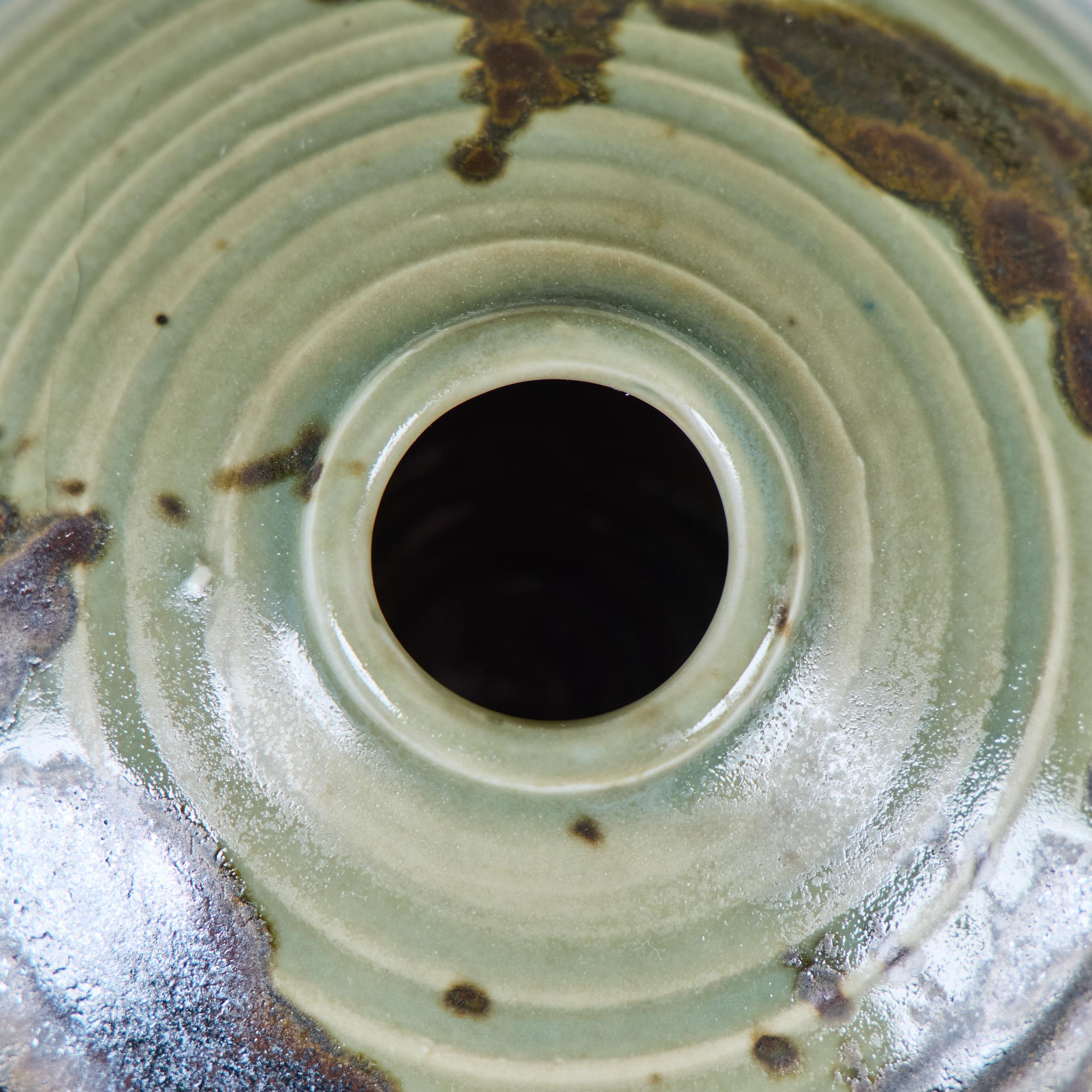 Vaso a bocciolo in ceramica smaltata verde Otto Heino in vendita 6
