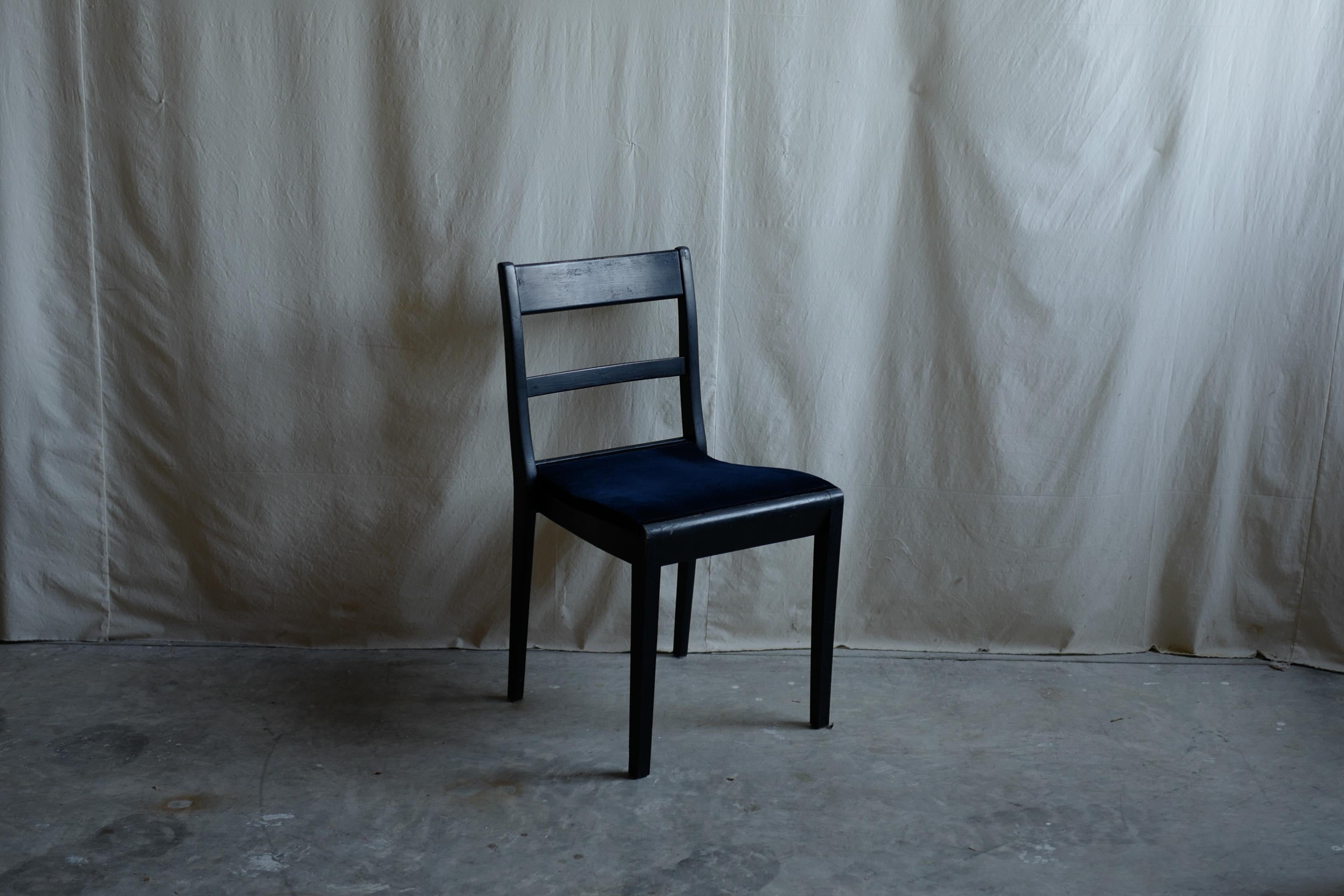 Chair deisgned otto korhonen as known as alvar aalto partner for founding artek.
Very rare and feel early modernism item form.
It is prototype for 611 chair by alvar aalto.
