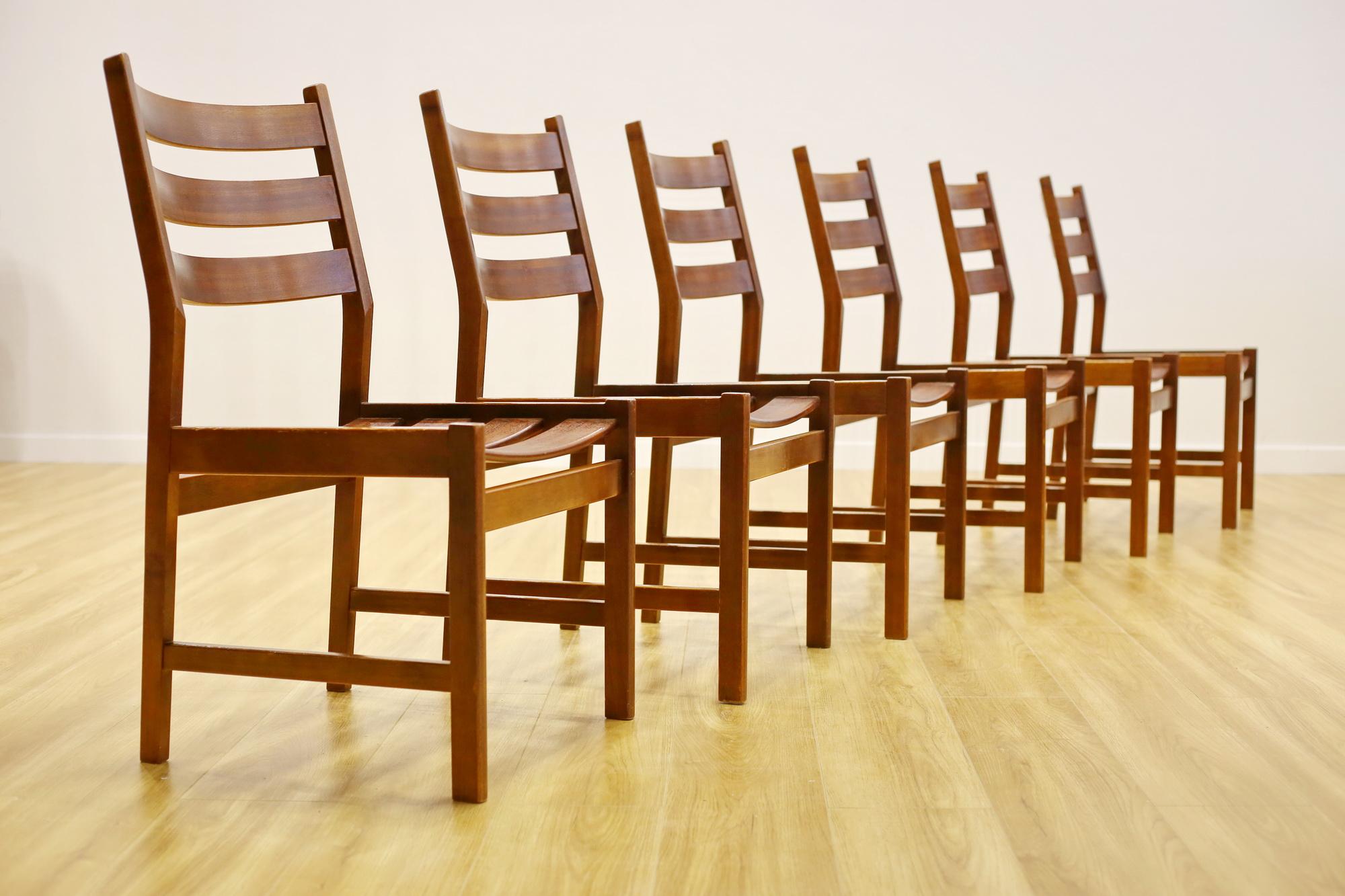 Mid-Century Modern 'OTTO LARSEN' Ensemble de chaises de salle à manger 6. en vente