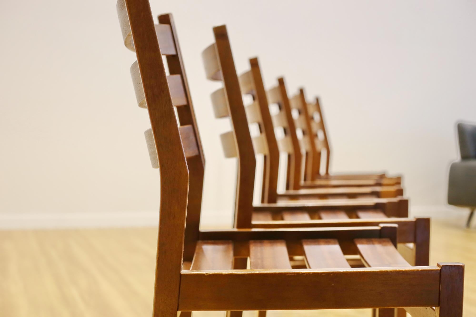 Bois 'OTTO LARSEN' Ensemble de chaises de salle à manger 6. en vente