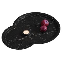 Centre de table Otto en marbre Nero Marquina de Solmistudio, édition limitée à 8 exemplaires
