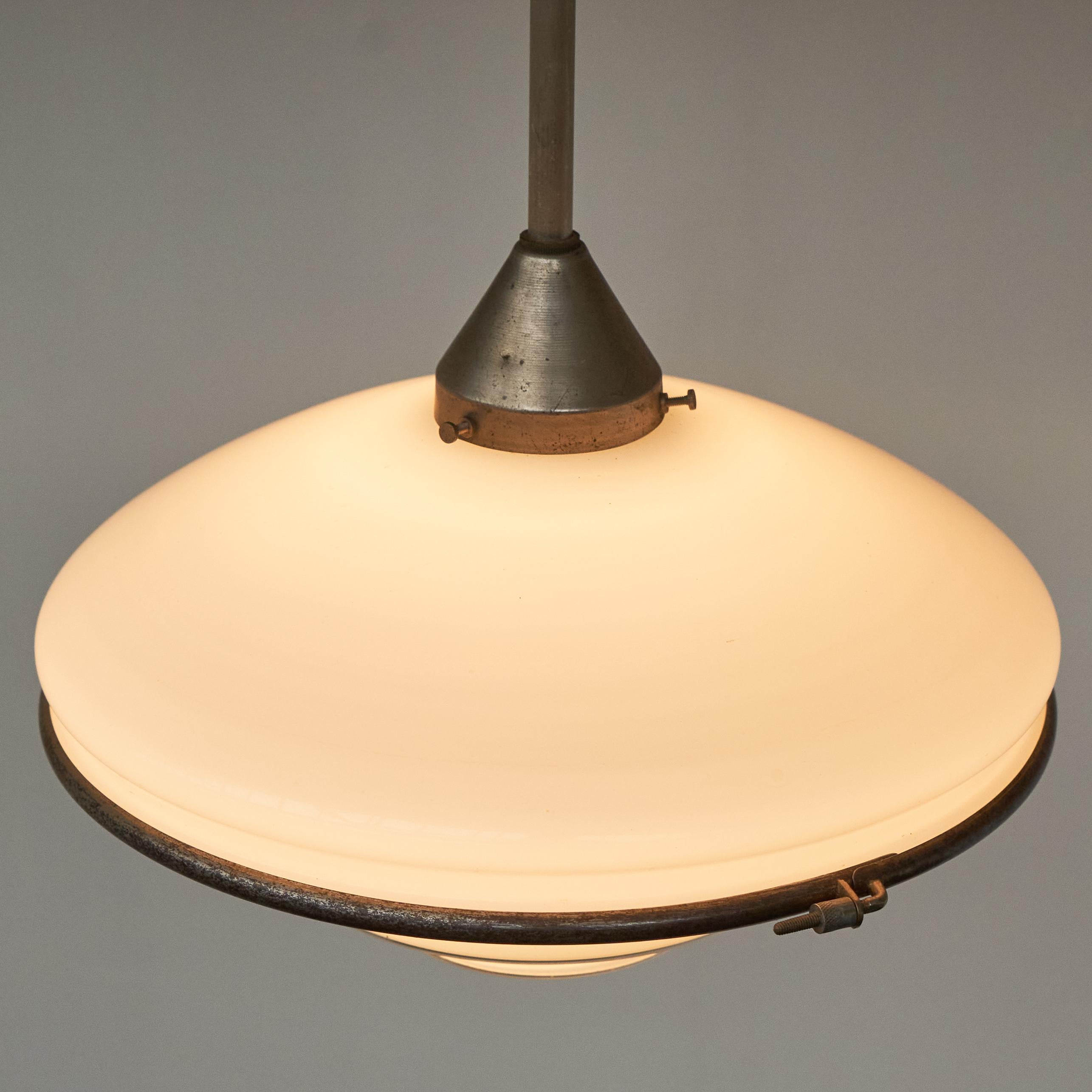 Otto Müller Pendentif Bauhaus 'P3' très original pour Sistrah 1931 en vente 3