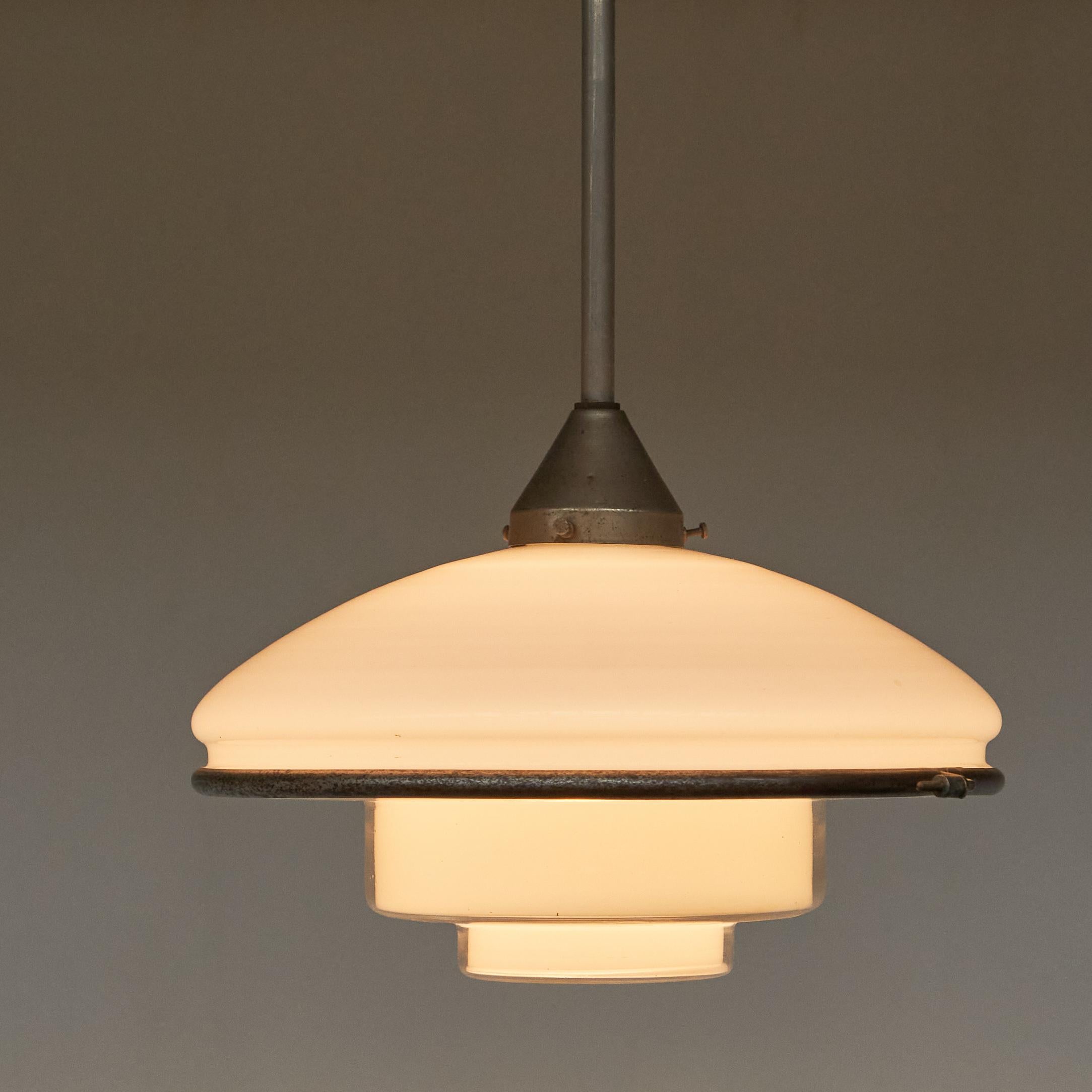 Otto Müller Pendentif Bauhaus 'P3' très original pour Sistrah 1931 Bon état - En vente à Tilburg, NL
