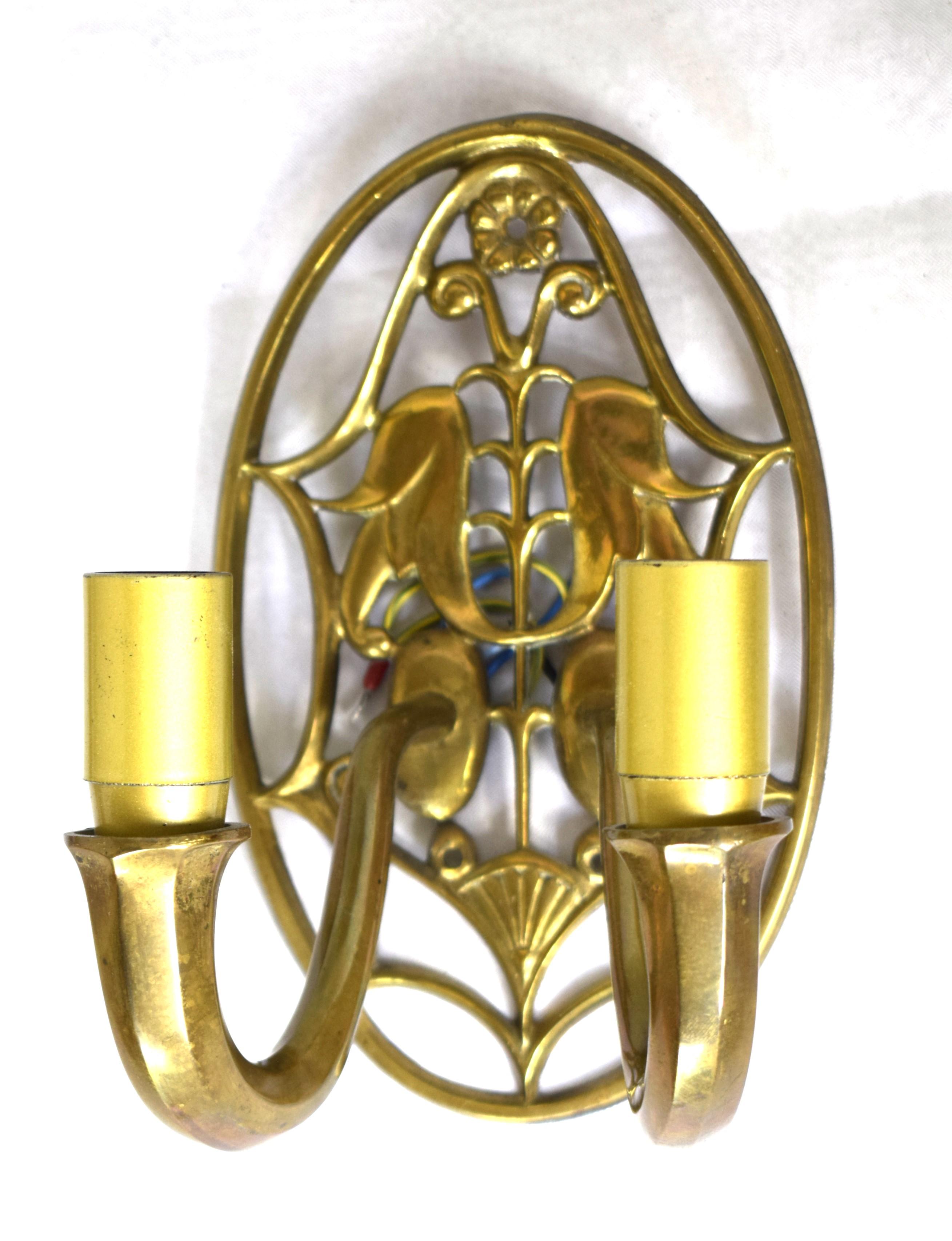 Otto Prutscher; Wiener Werkstätte: 2 Wandlampen (Österreichisch) im Angebot