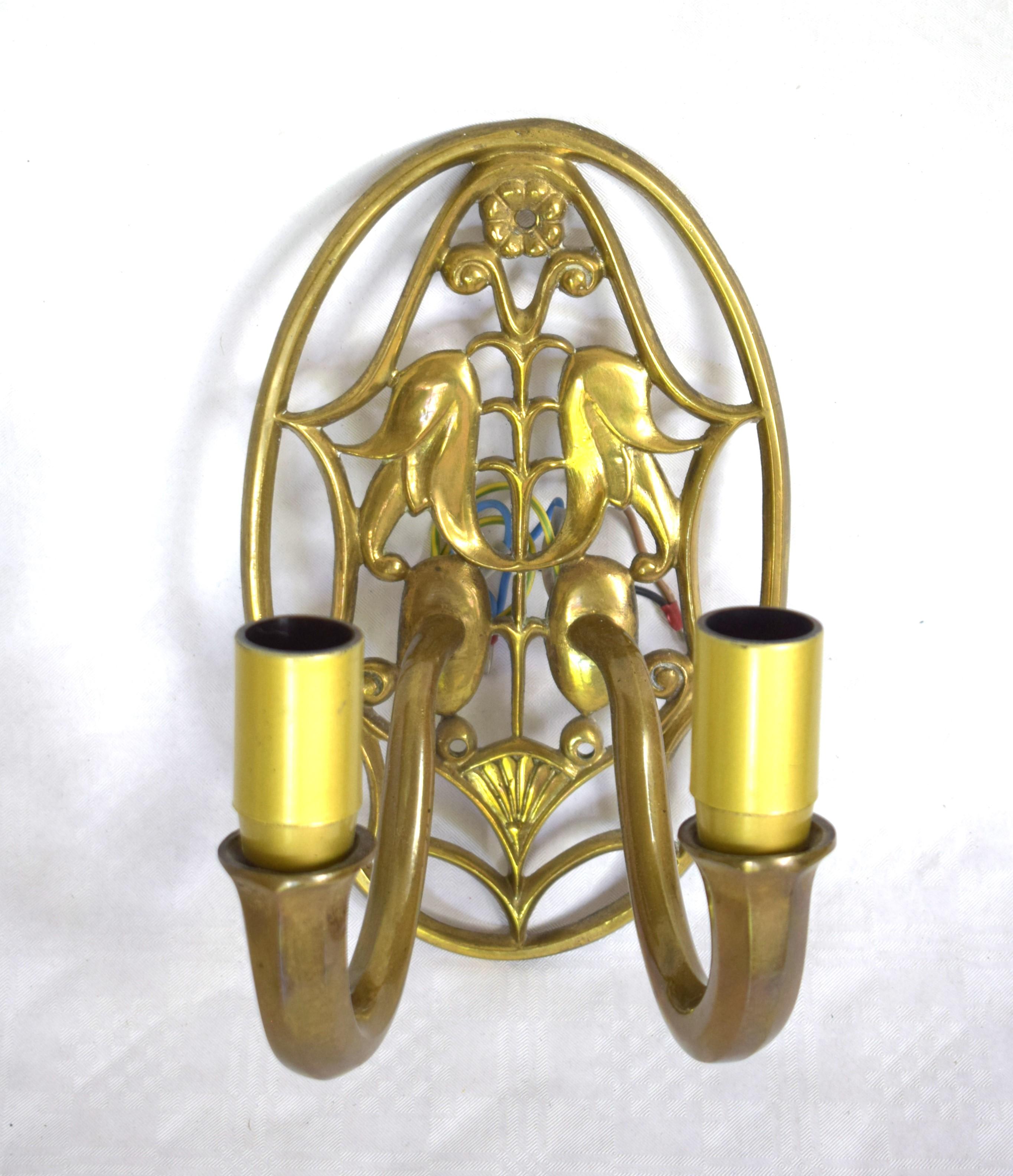 Otto Prutscher; Wiener Werkstätte: 2 Wandlampen (Handgefertigt) im Angebot