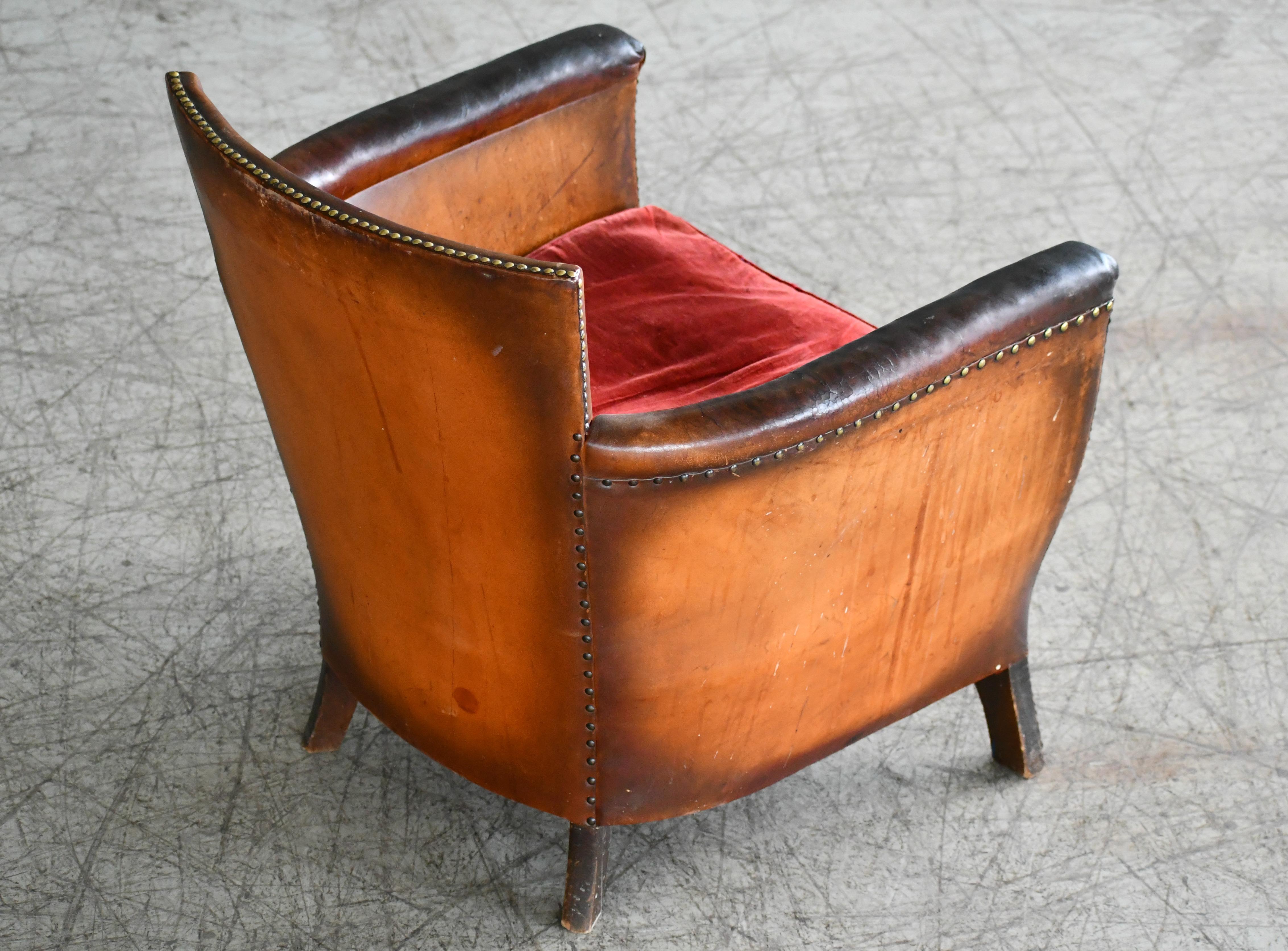 Otto Schulz 1940s Lounge Chair in Worn Leather for Boet, Scandinavian Midcentury In Good Condition In Bridgeport, CT