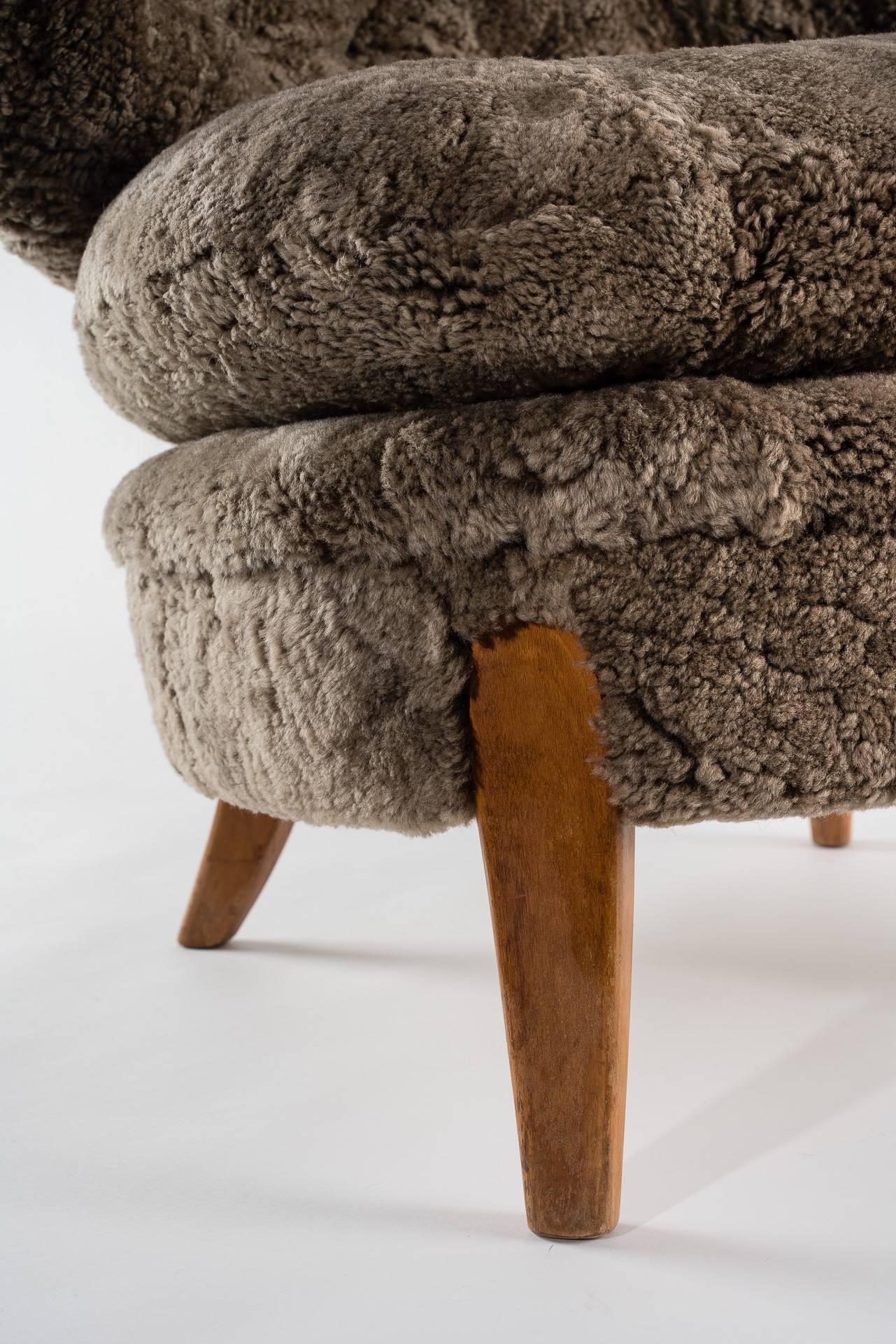 Otto Schulz Armchair, Curly Lambskin Upholstery for Boet In Excellent Condition In Rosheim, FR