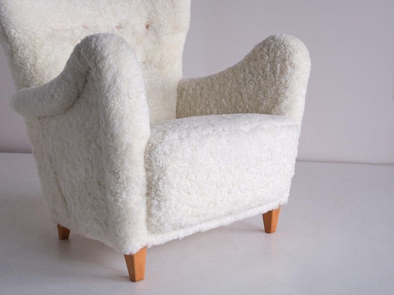 Otto Schulz Armchair in White Sheepskin and Beech, Boet, Sweden, 1940s In Good Condition For Sale In The Hague, NL