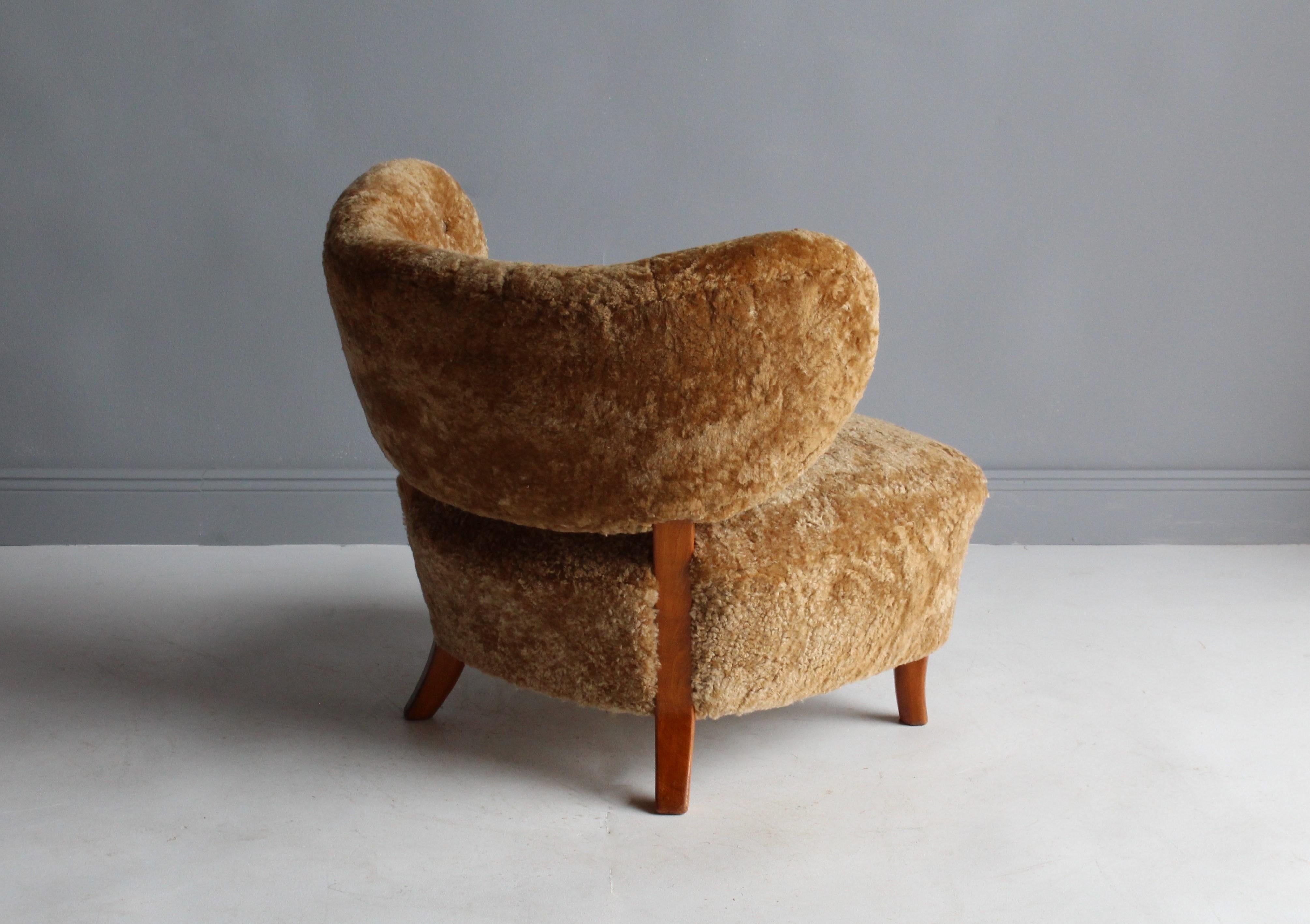 Otto Schulz 'Attributed, ' Modernist Lounge Chair, Sheepskin, Beech, 1940s In Excellent Condition In High Point, NC