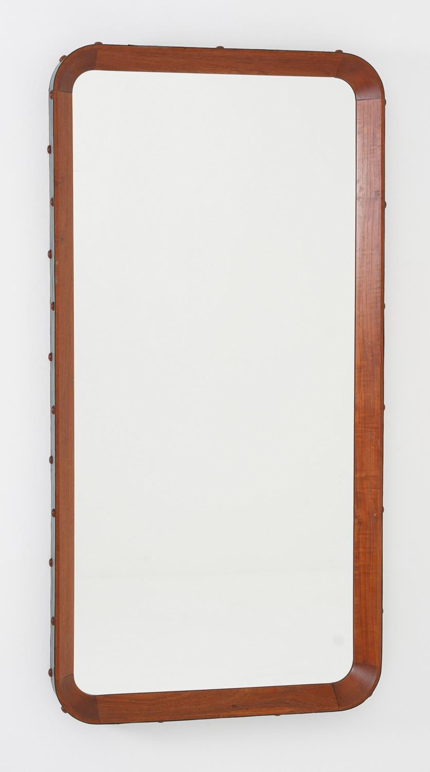 Schwedischer moderner Spiegel aus Teakholz, Otto Schulz zugeschrieben (Moderne der Mitte des Jahrhunderts) im Angebot