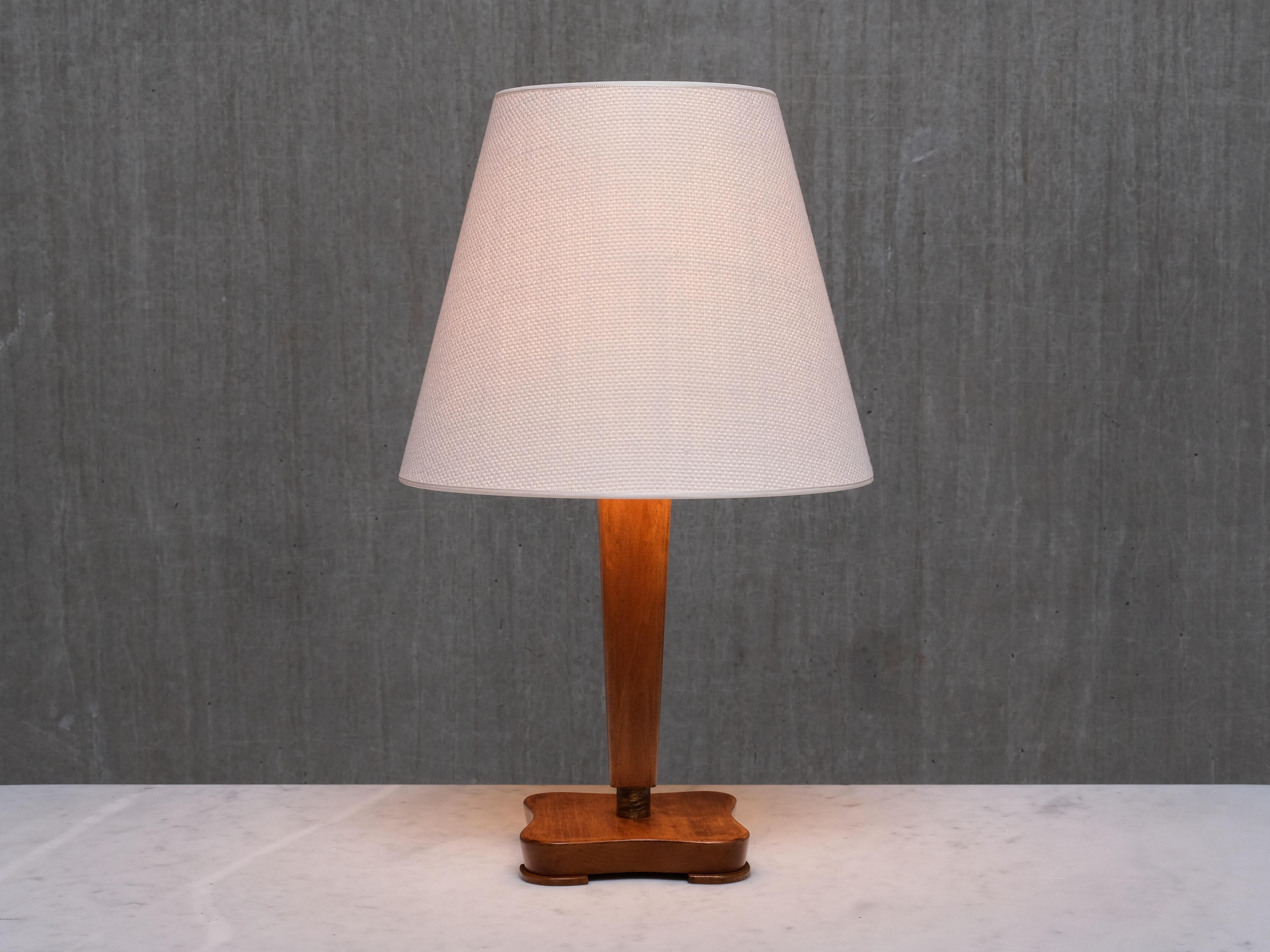 Mid-20th Century Otto Schulz Attributed Table Lamp in Birch, Brass and Linen, Sweden, 1940s For Sale