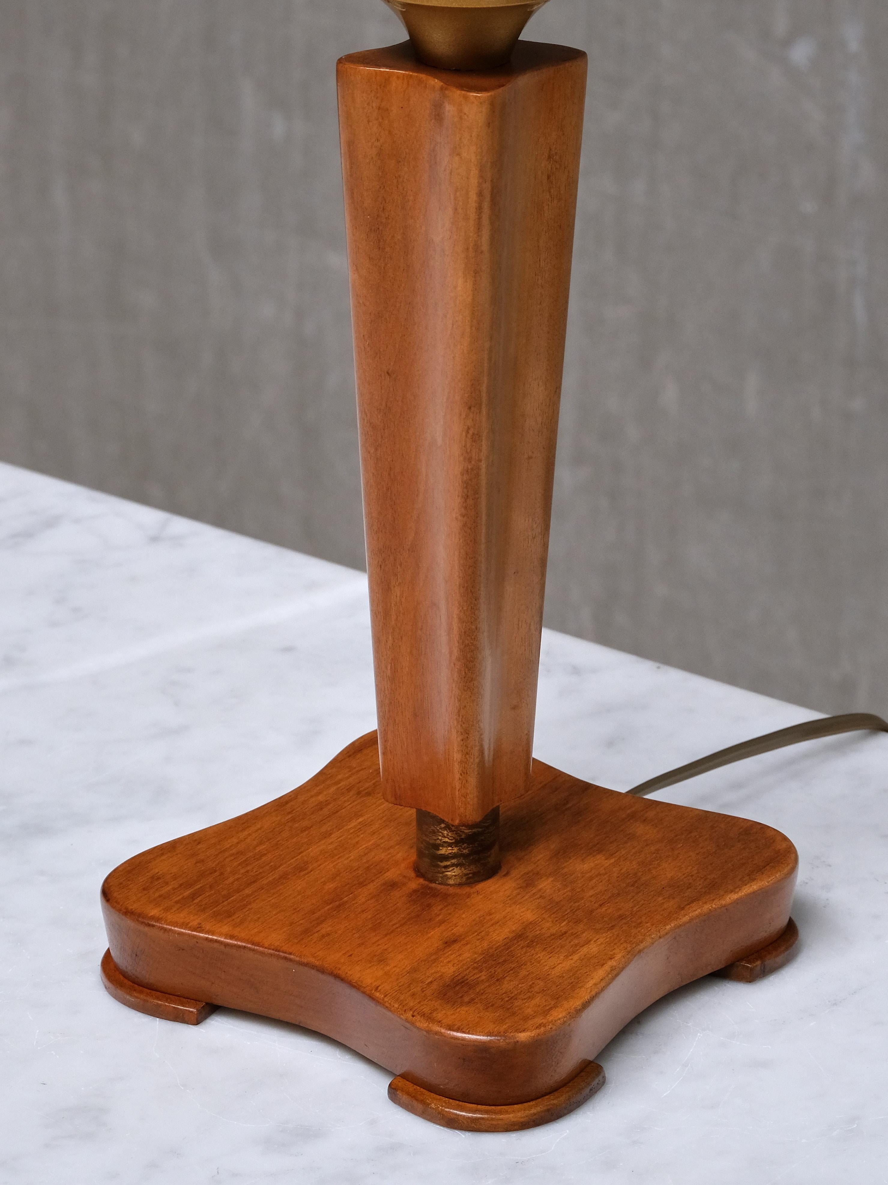 Otto Schulz Attributed Table Lamp in Birch, Brass and Linen, Sweden, 1940s For Sale 2