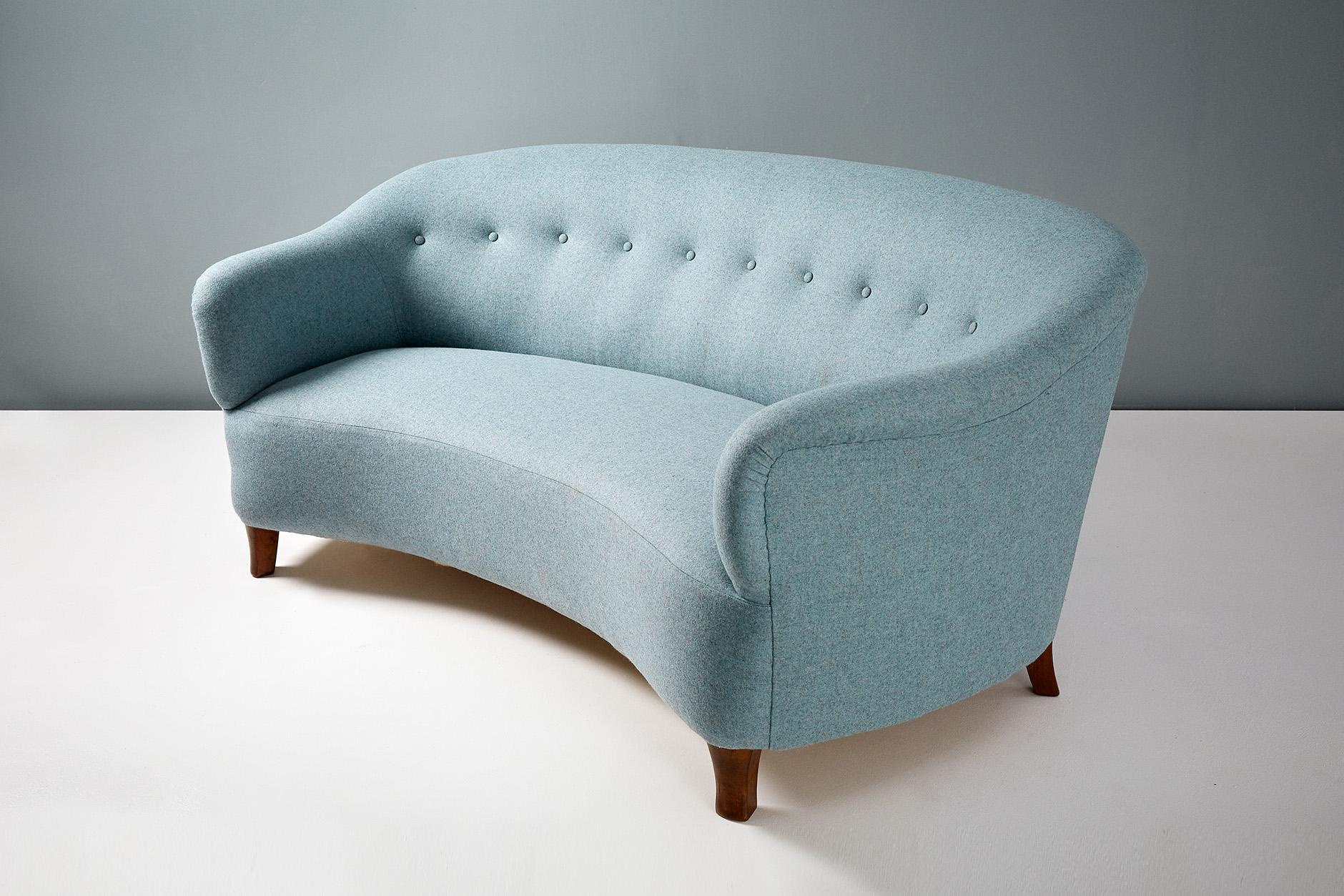 Otto Schulz Geschwungenes schwedisches Sofa, um 1940 im Zustand „Hervorragend“ im Angebot in London, GB