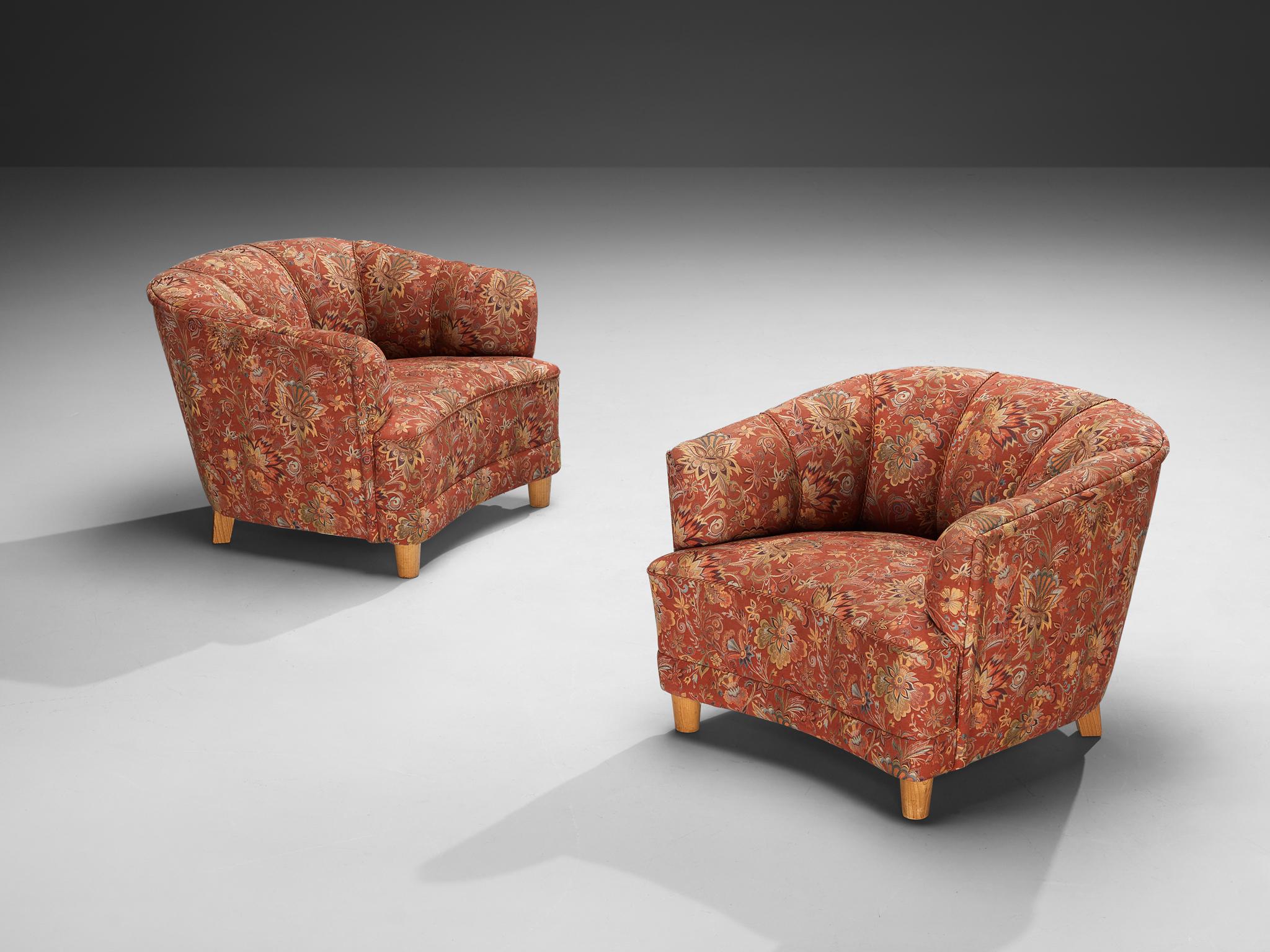 Otto Schulz for Boet, pair of easy chairs, fabric, ash, Sweden, 1940s

These armchairs, designed by the illustrious Swedish designer Otto Schulz and produced by Boet in the 1940s, are exemplary of Swedish elegance. Their proportions, refined
