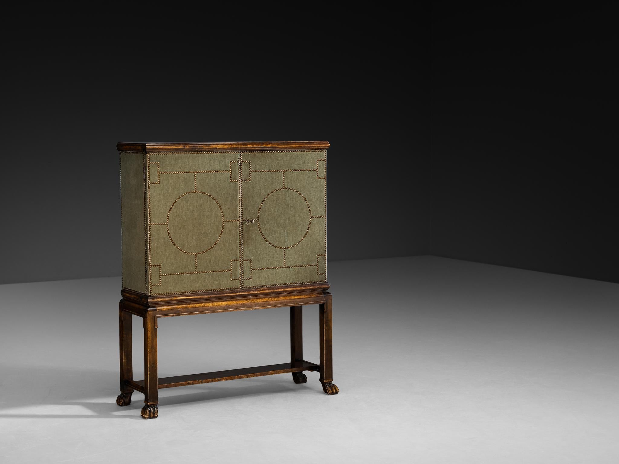 Otto Schulz per Boet, mobile, velluto, ottone, betulla, marmo fossile, Svezia, anni '20/'30

Otto Schulz (1882-1970), fondatore dell'azienda di design d'interni Boet di Göteborg, occupa una posizione speciale nella storia delle arti decorative