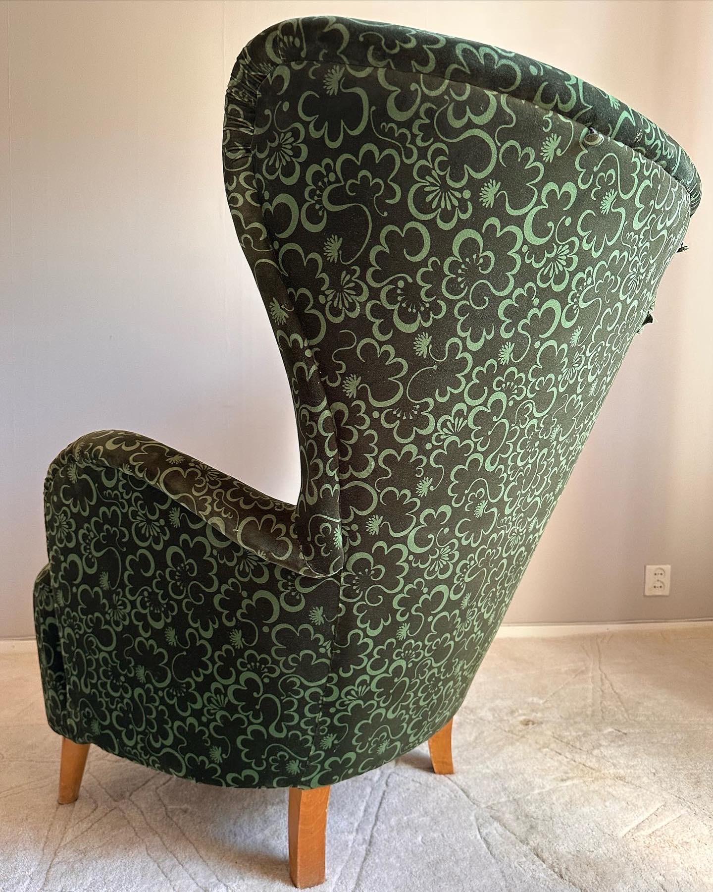 Dieser seltene Wingback Chair wurde in den 1940er Jahren von Otto Schulz für Boet entworfen. Das erstaunliche organische Design und die Kurven sorgen für ein schönes Aussehen.

Dieses Stück wird mit größter Sorgfalt verpackt, damit Sie als Käufer es