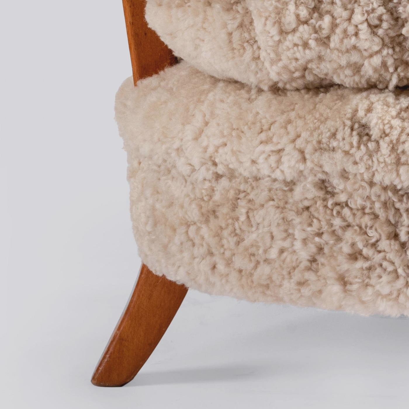 Milieu du XXe siècle Otto Schulz pour Jio Möbler Fauteuil 'Schulz' en peau de mouton légère, années 1940 en vente