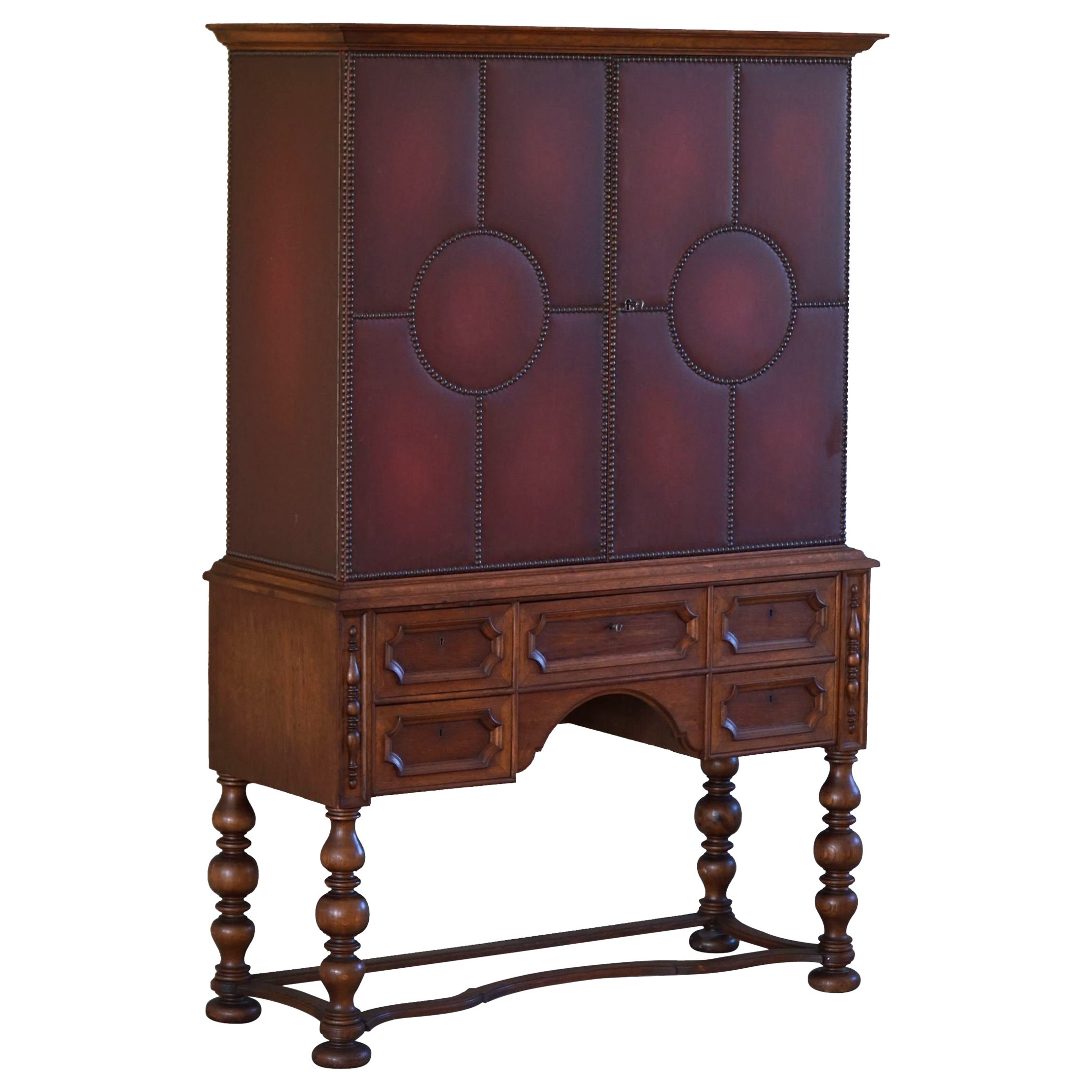 Otto Schulz, mobile moderno svedese in pelle, Oak e chiodi d'ottone, anni '30 in vendita