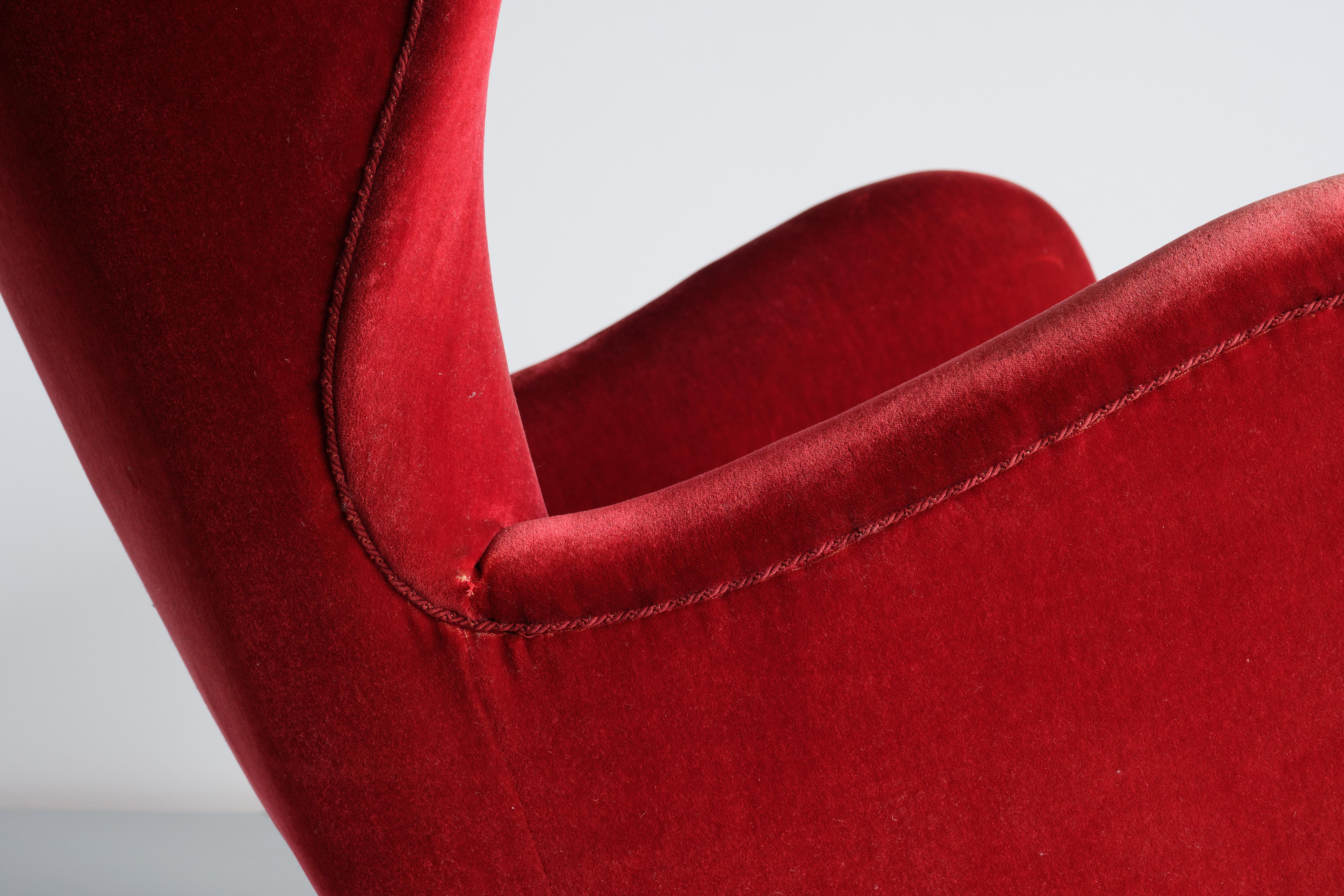 Mid-20th Century Otto Schulz Wingback Chair in Red Velvet and Beech, Boet, Sweden, 1946