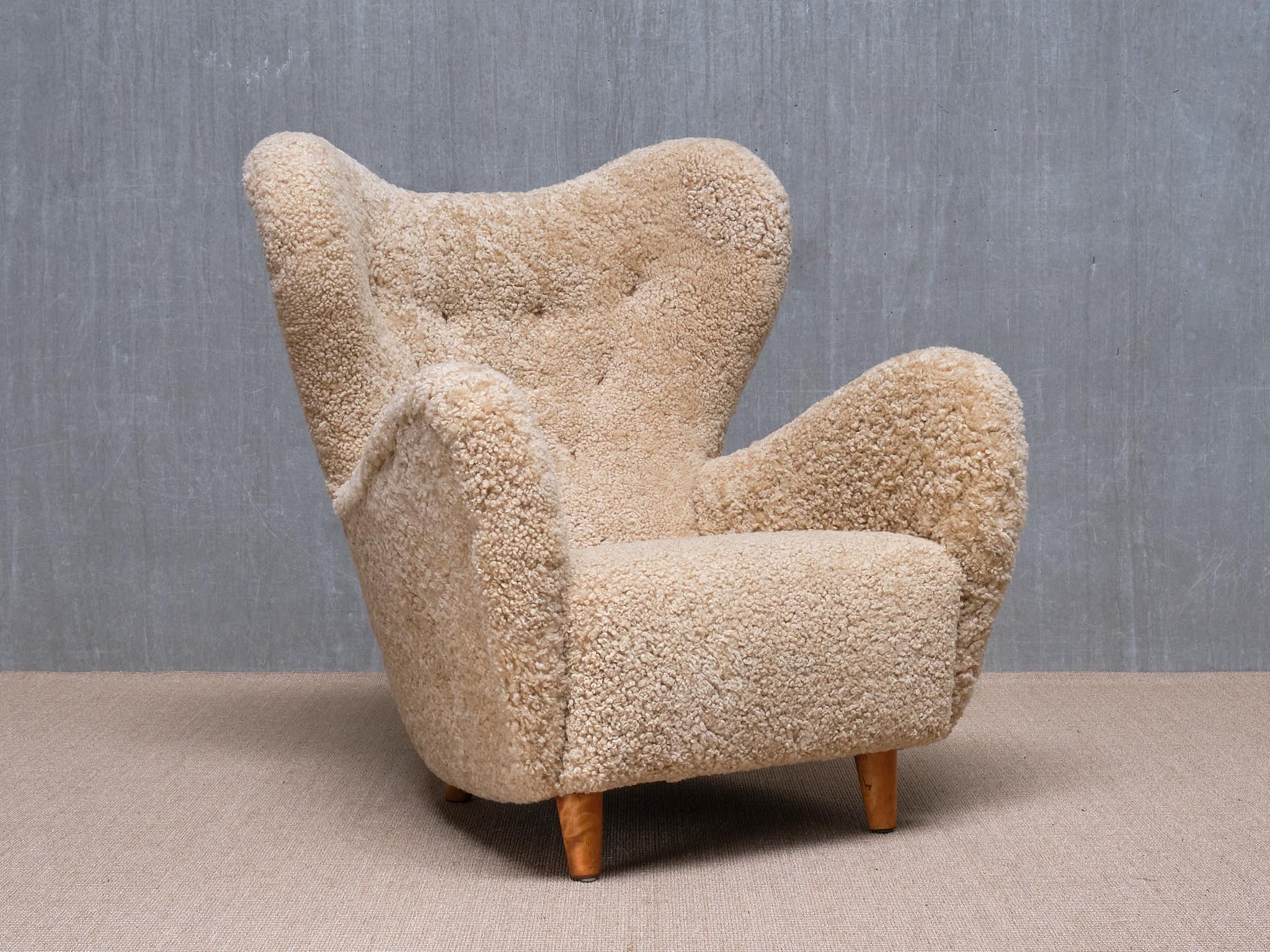 Otto Schulz Wingback Chair in Sheepskin and Birch, BOET, Sweden, 1946 In Good Condition For Sale In The Hague, NL
